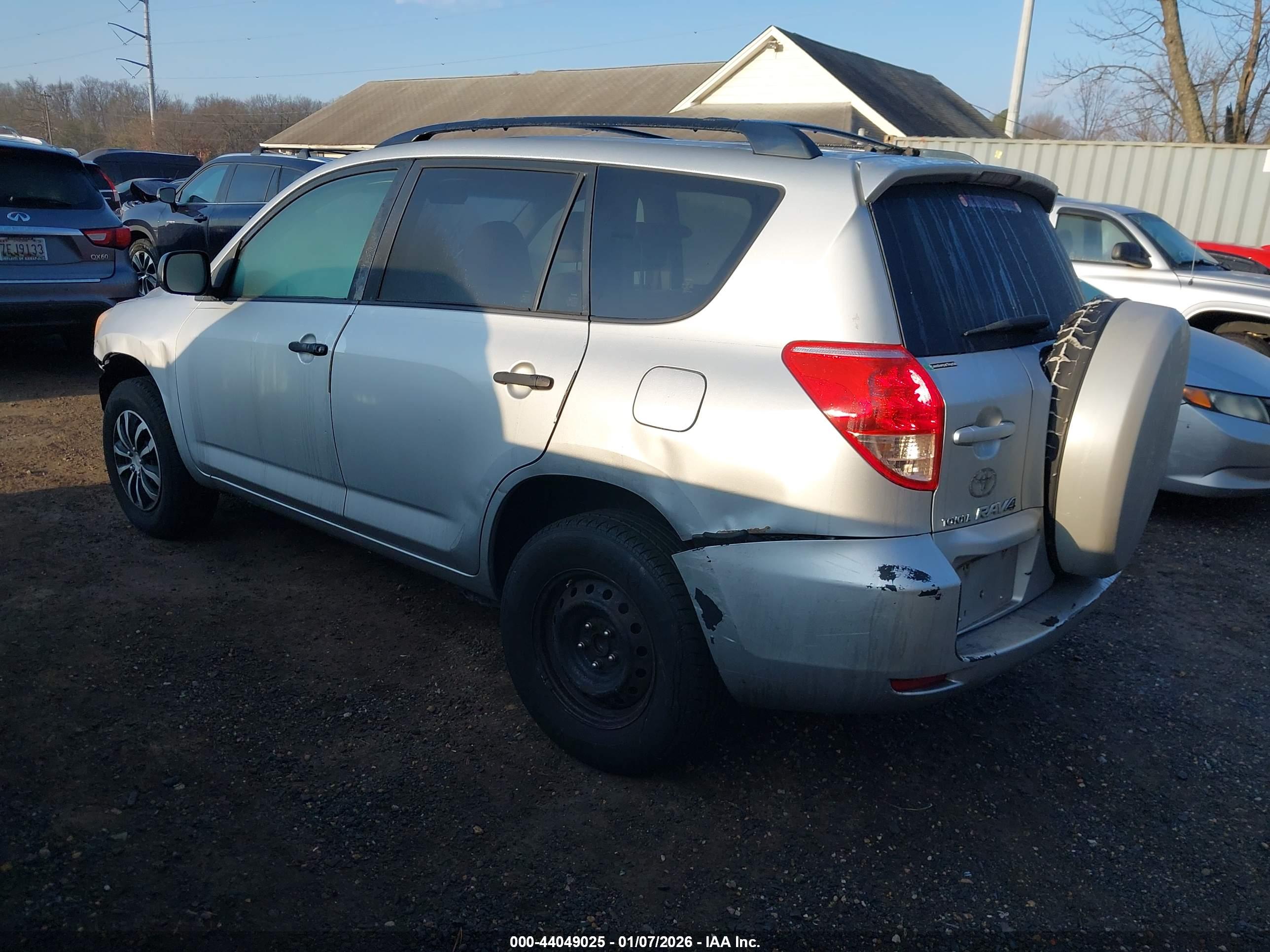 TOYOTA RAV4 image 3