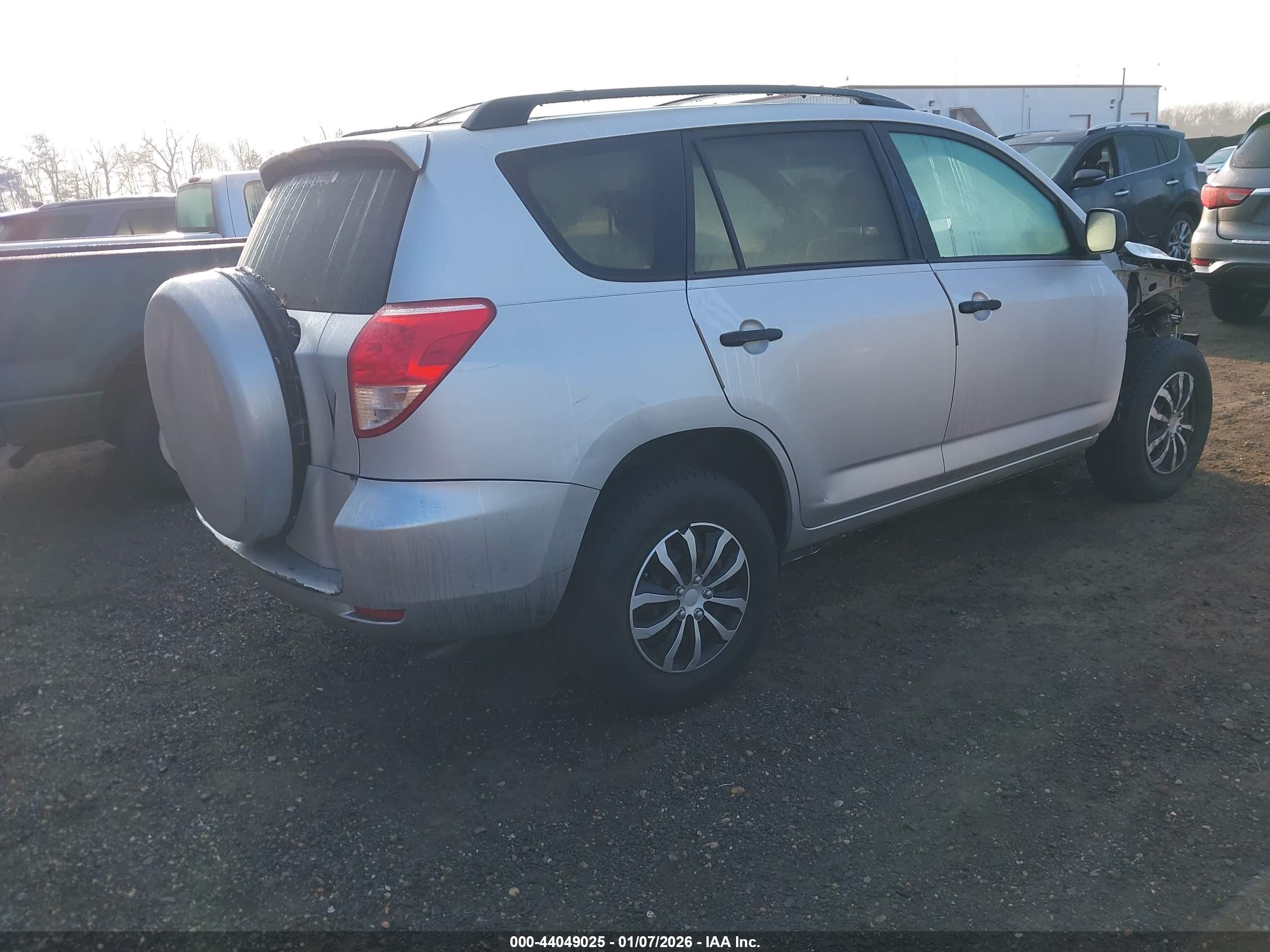 TOYOTA RAV4 image 4