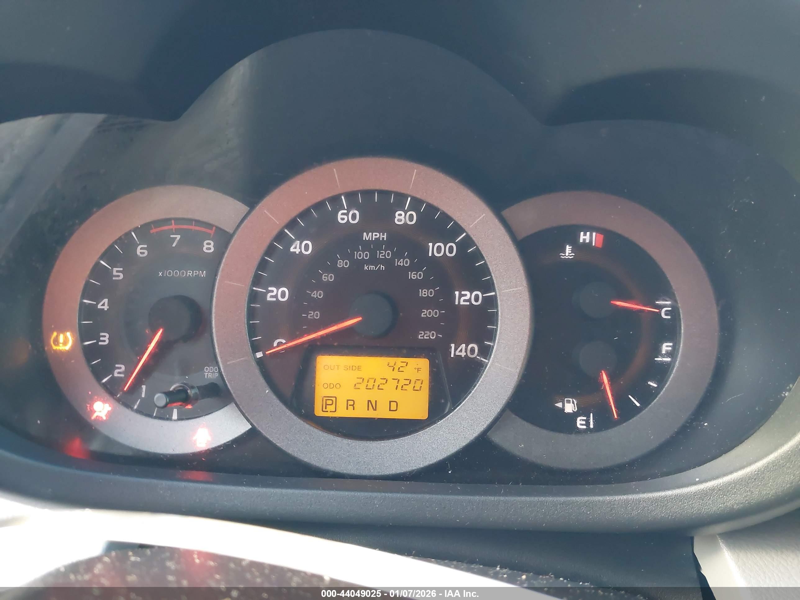 TOYOTA RAV4 image 7
