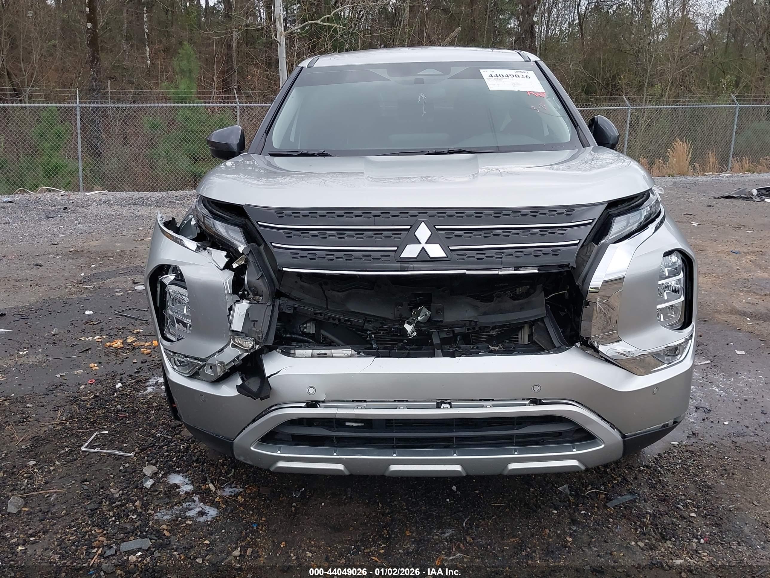 MITSUBISHI OUTLANDER image 6
