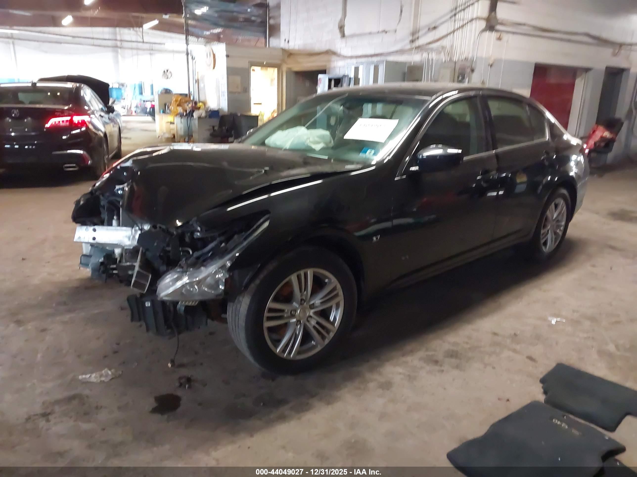 INFINITI Q40 image 2
