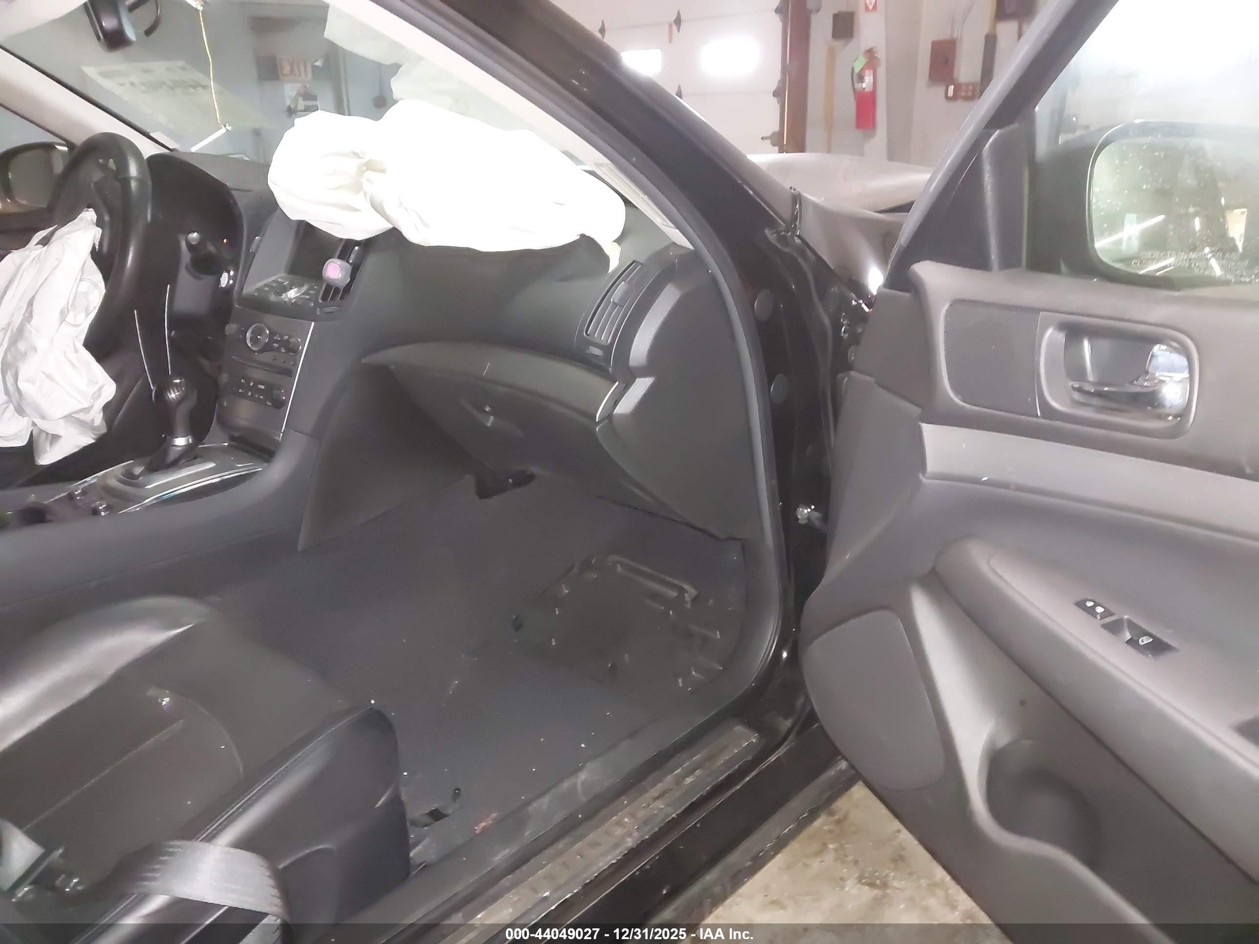 INFINITI Q40 image 5
