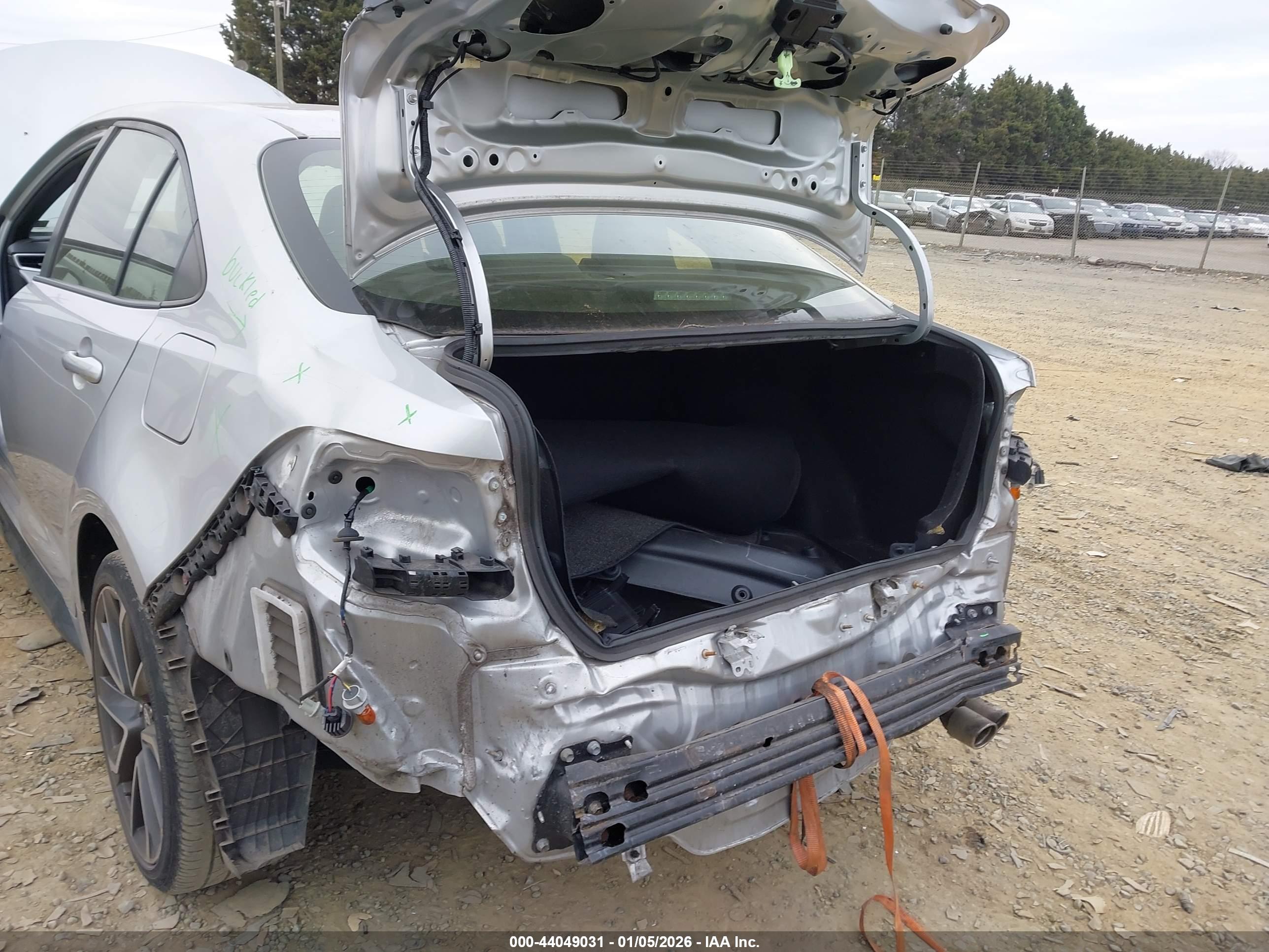TOYOTA COROLLA image 6