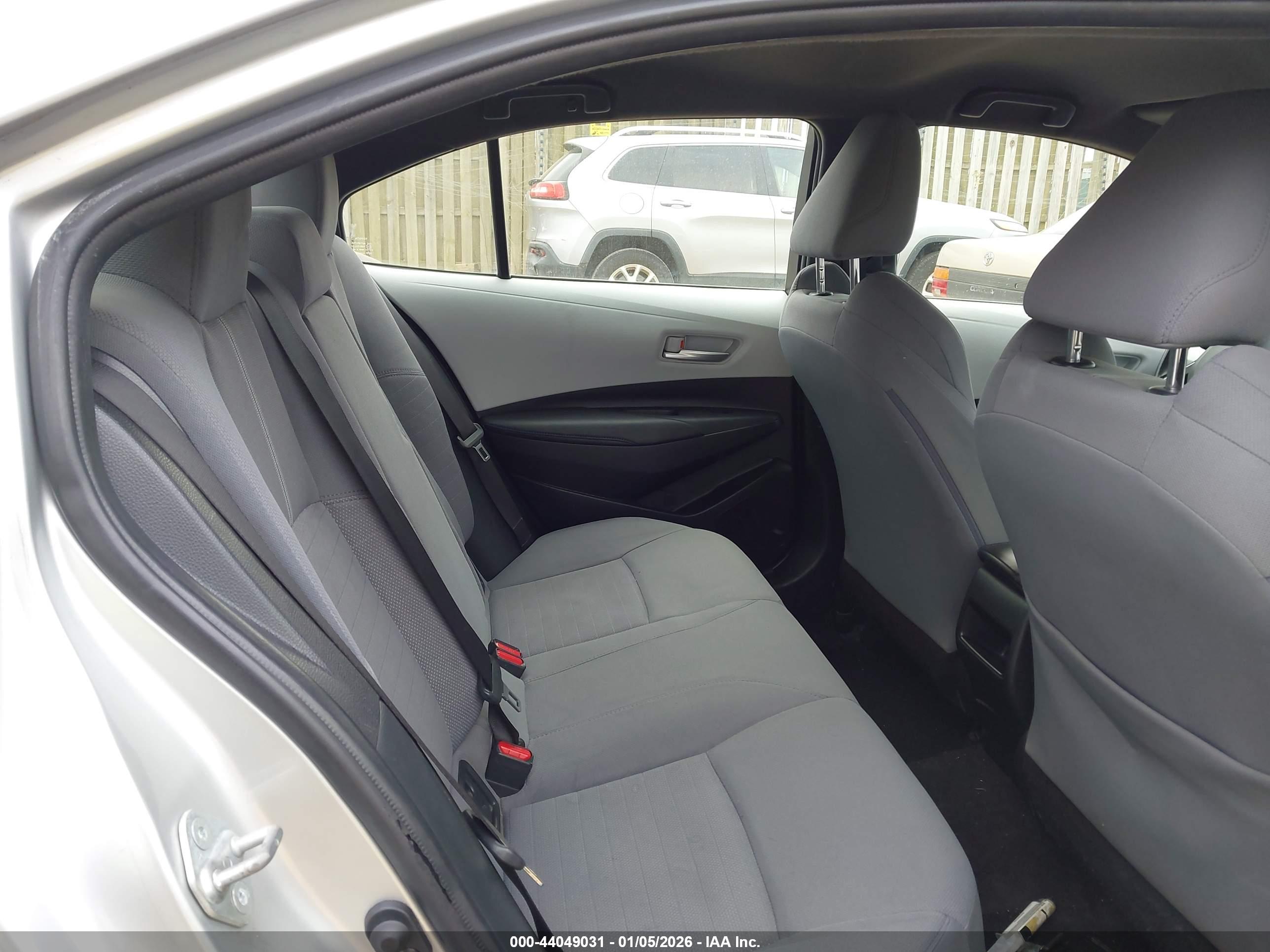 TOYOTA COROLLA image 8