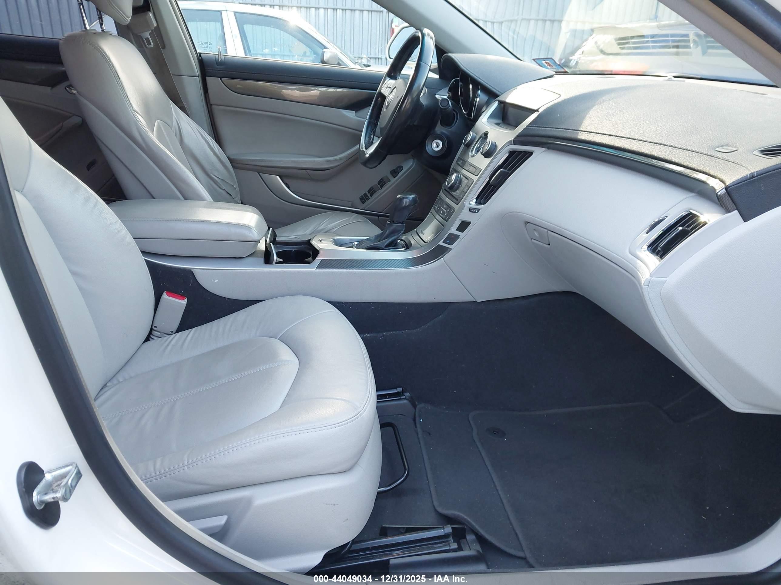 CADILLAC CTS image 5