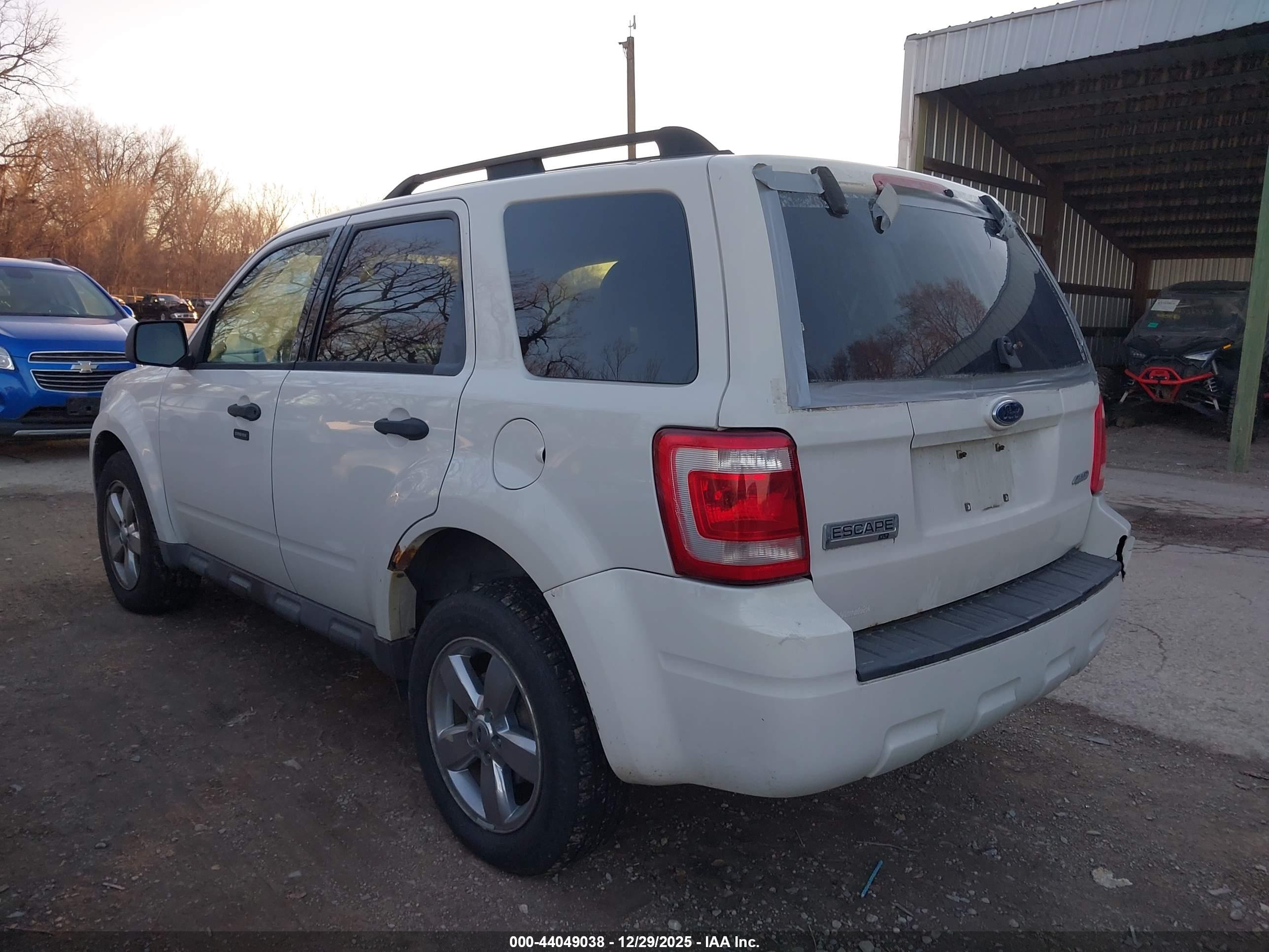FORD ESCAPE image 3