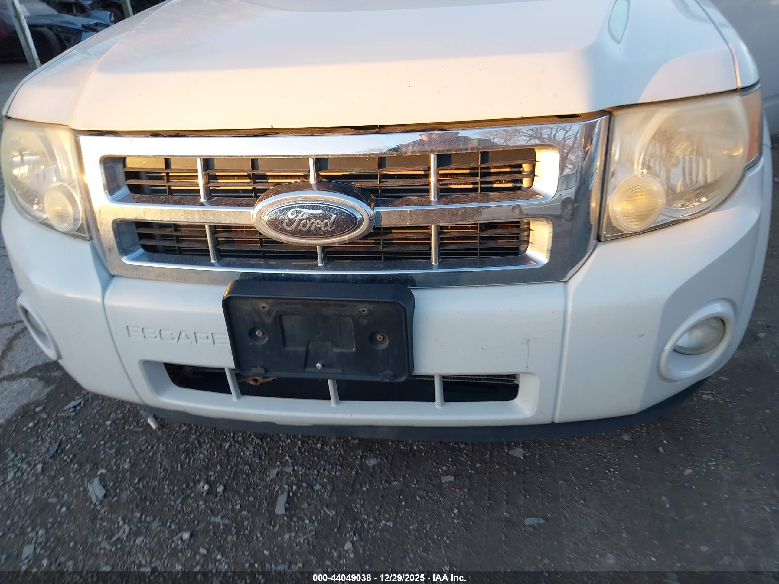 FORD ESCAPE image 6