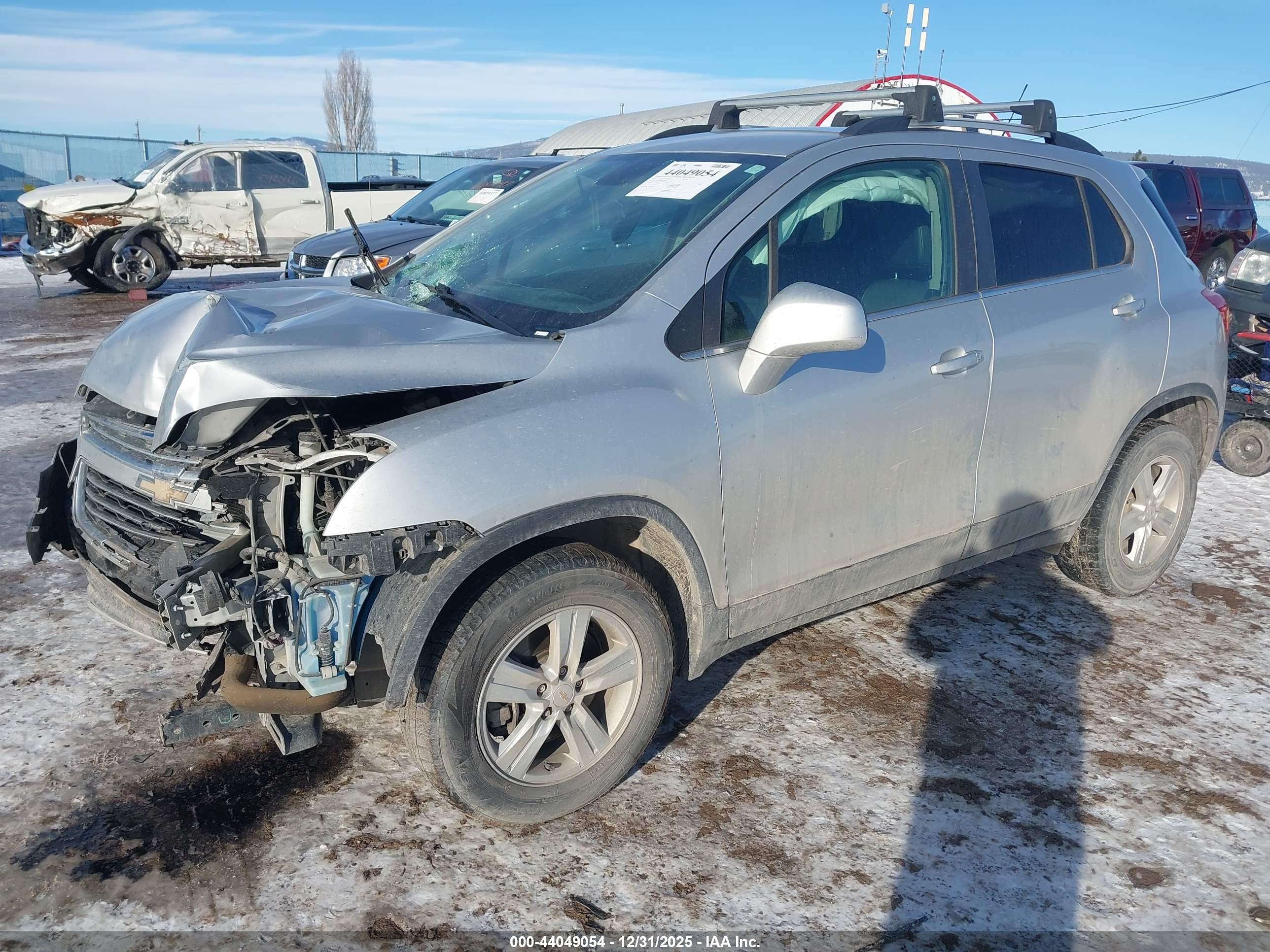 CHEVROLET TRAX image 2