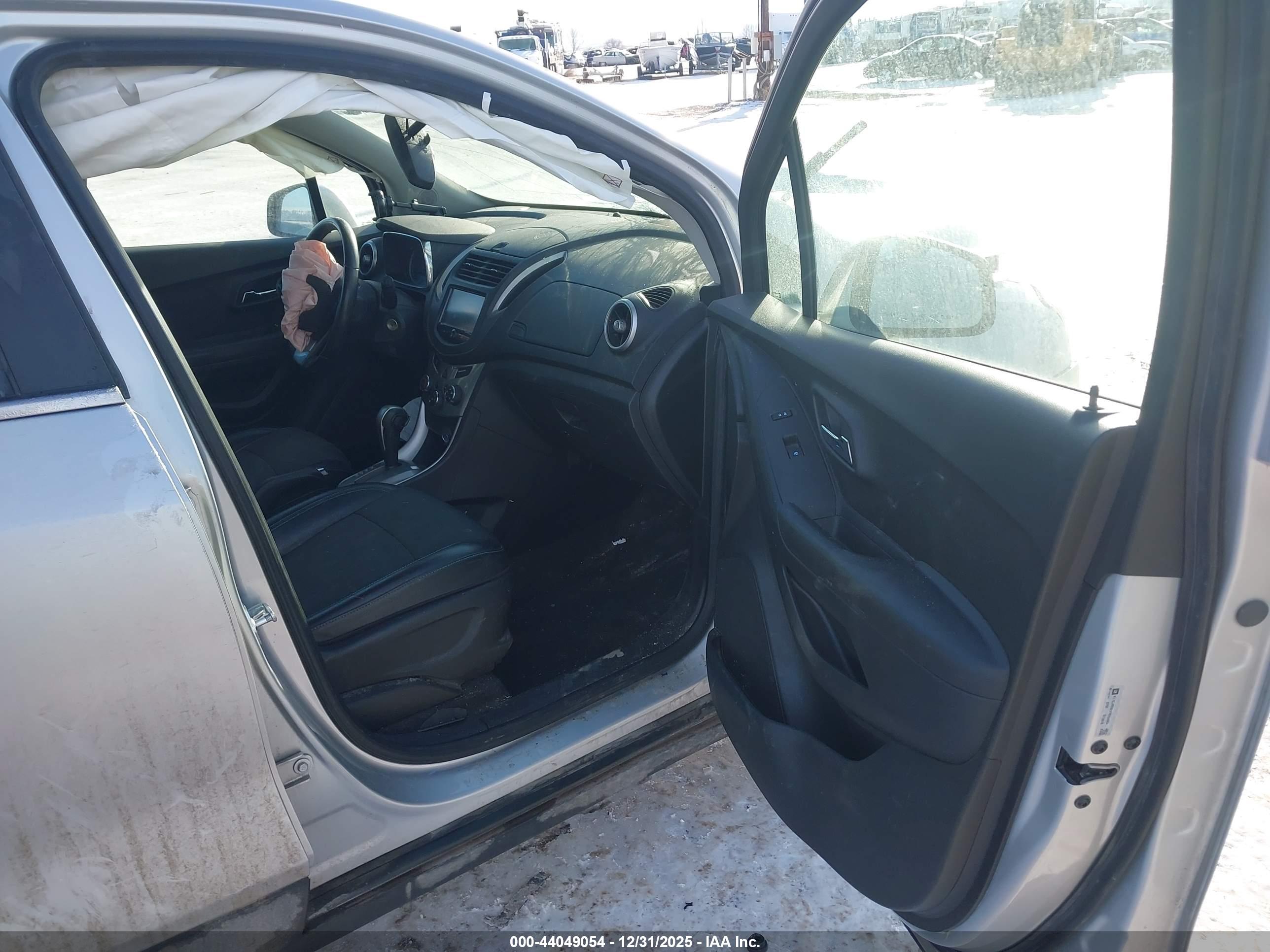 CHEVROLET TRAX image 5