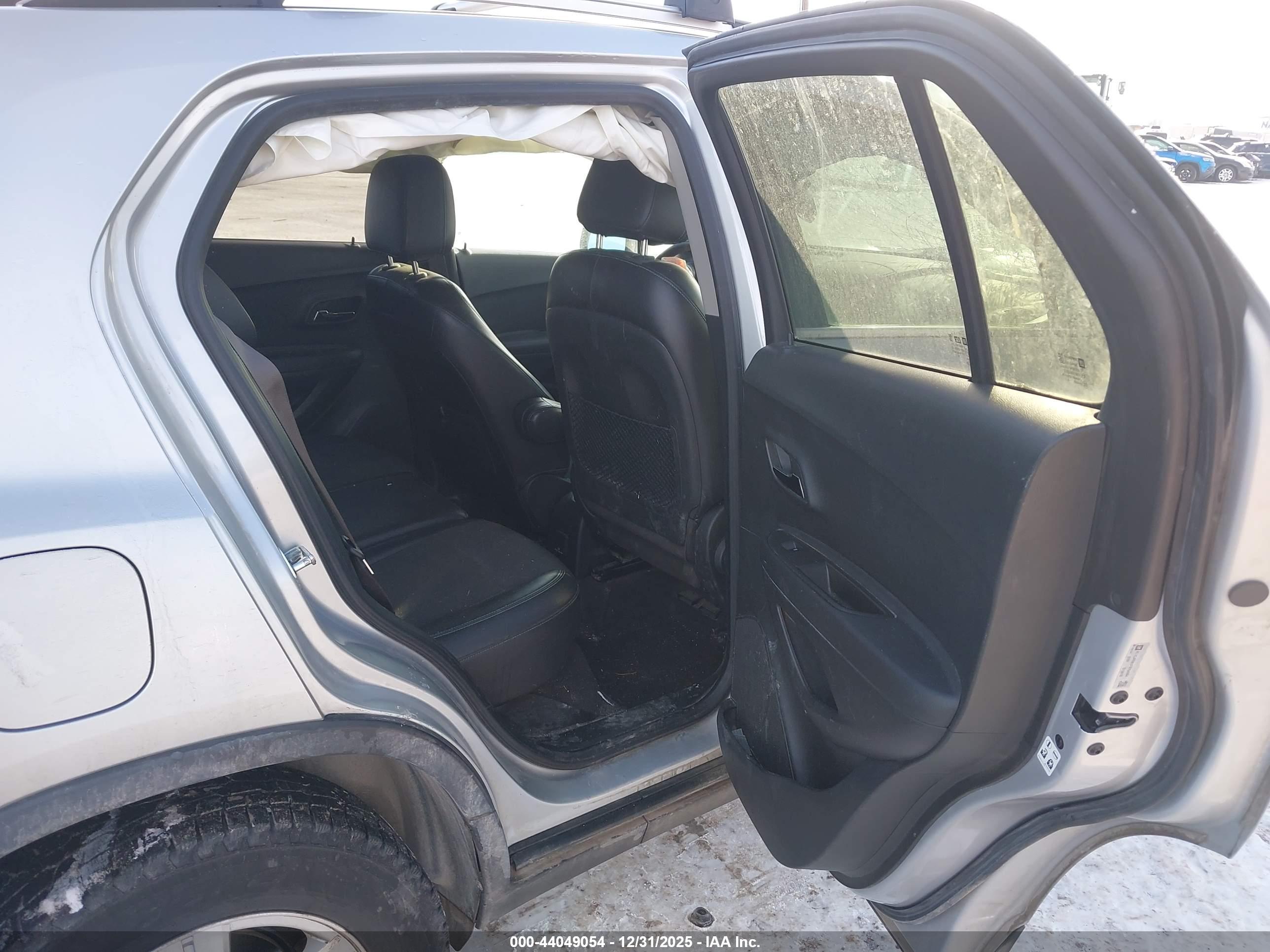 CHEVROLET TRAX image 8