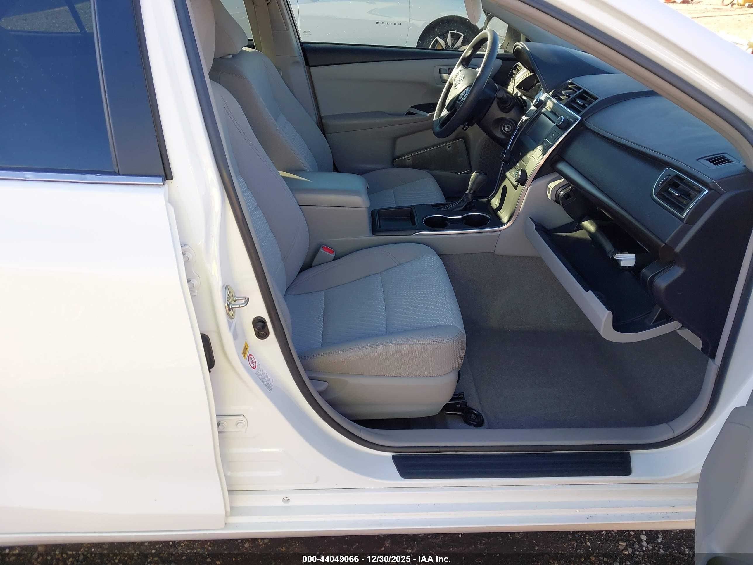 TOYOTA CAMRY image 5