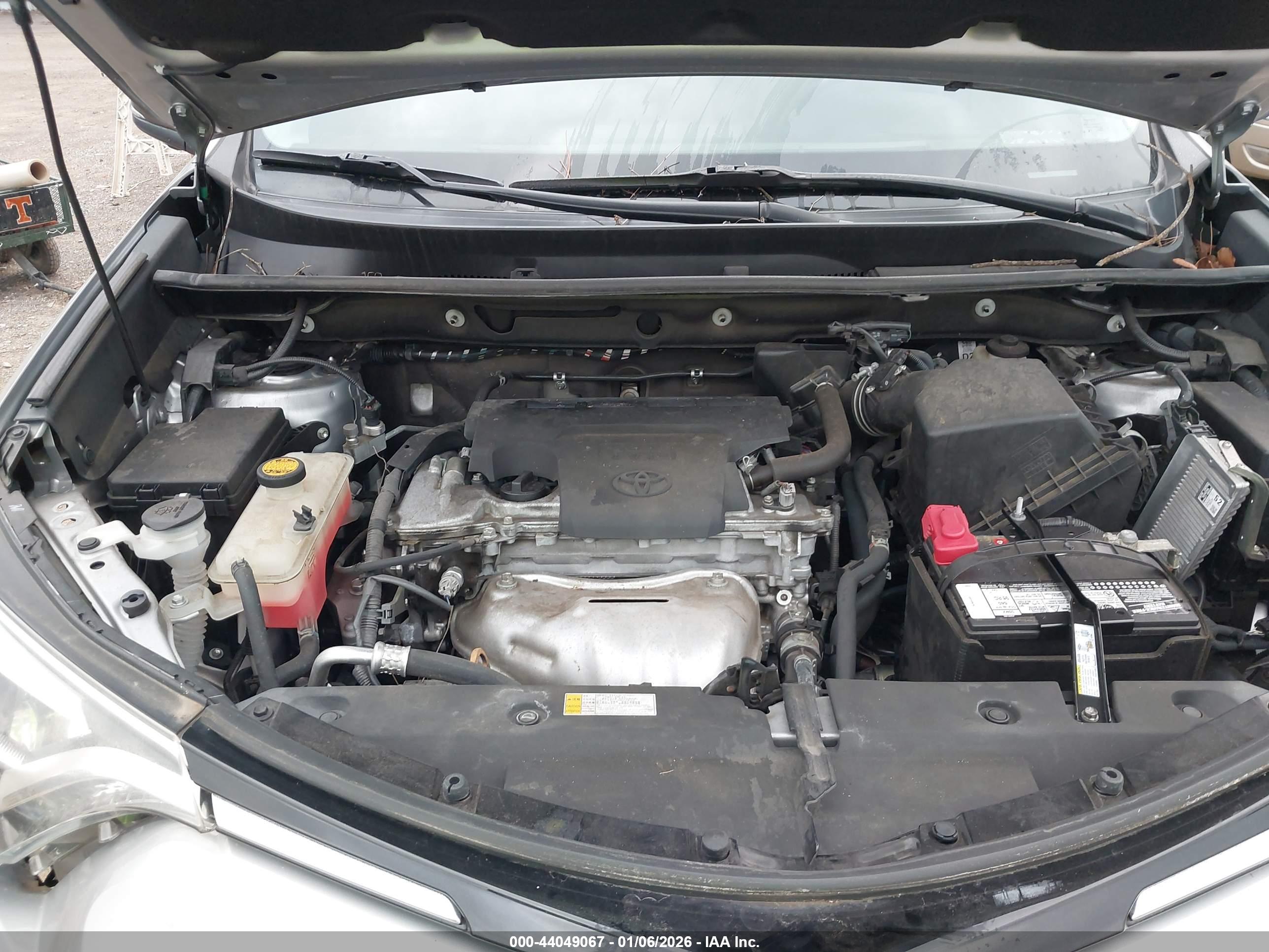 TOYOTA RAV4 image 10
