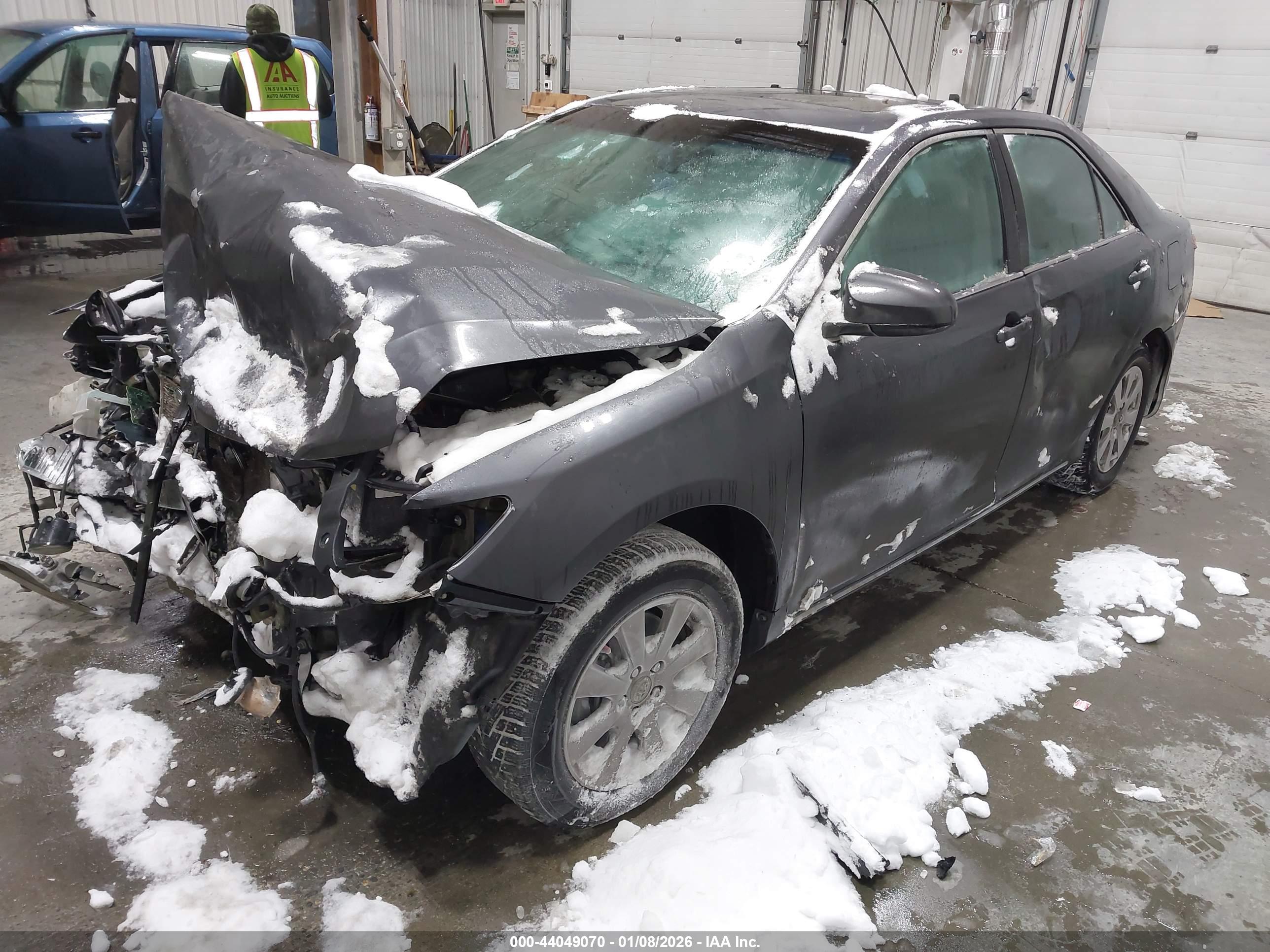TOYOTA CAMRY image 2