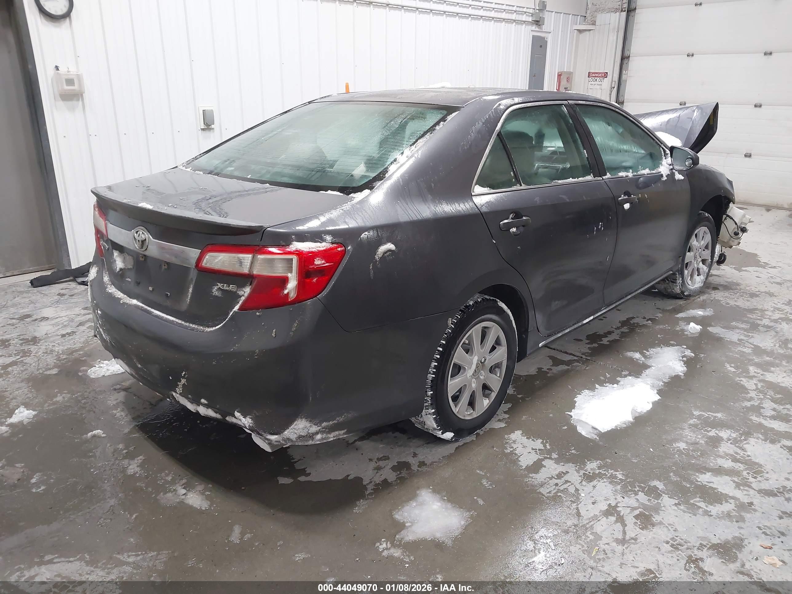 TOYOTA CAMRY image 4