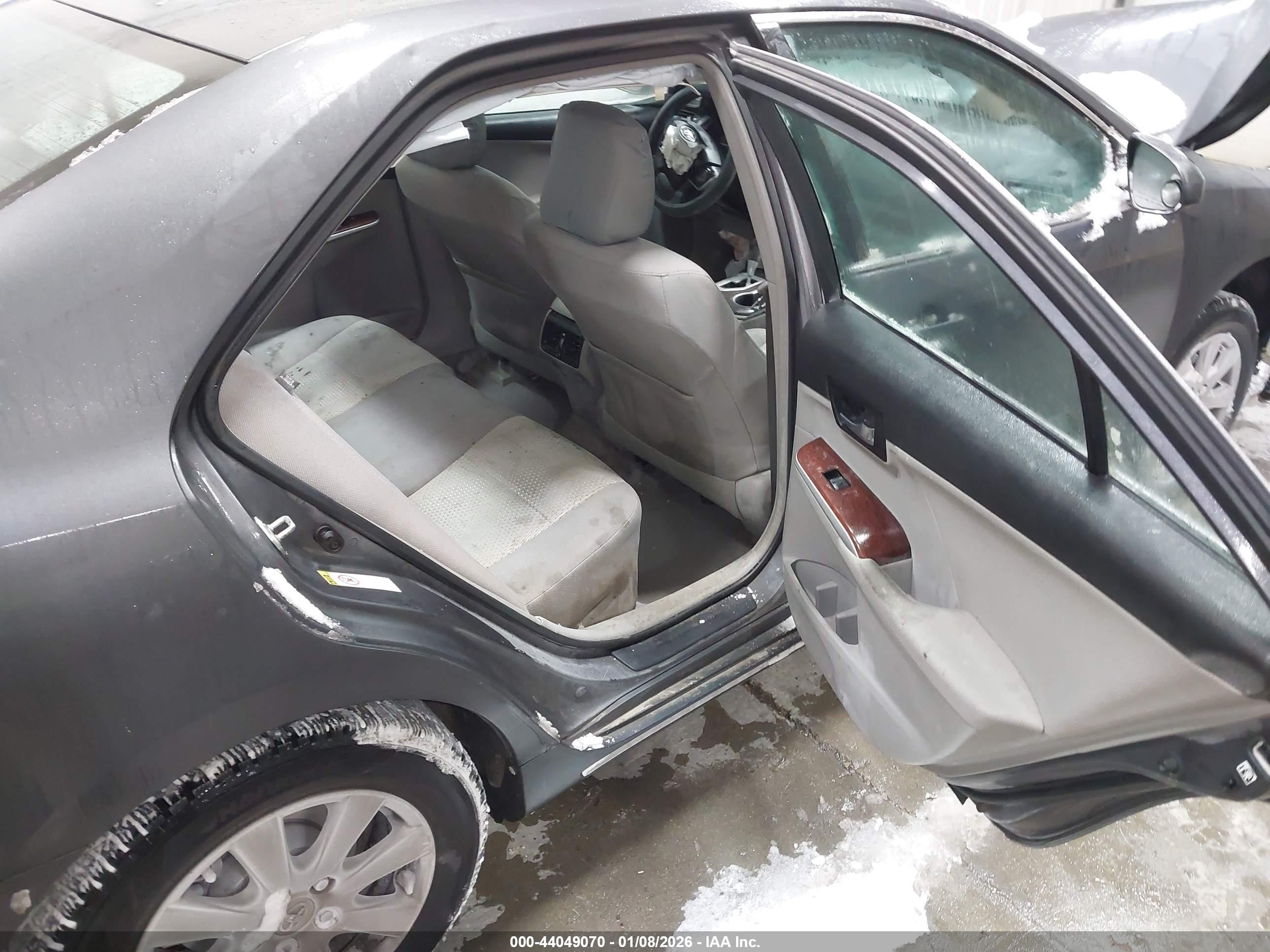 TOYOTA CAMRY image 8