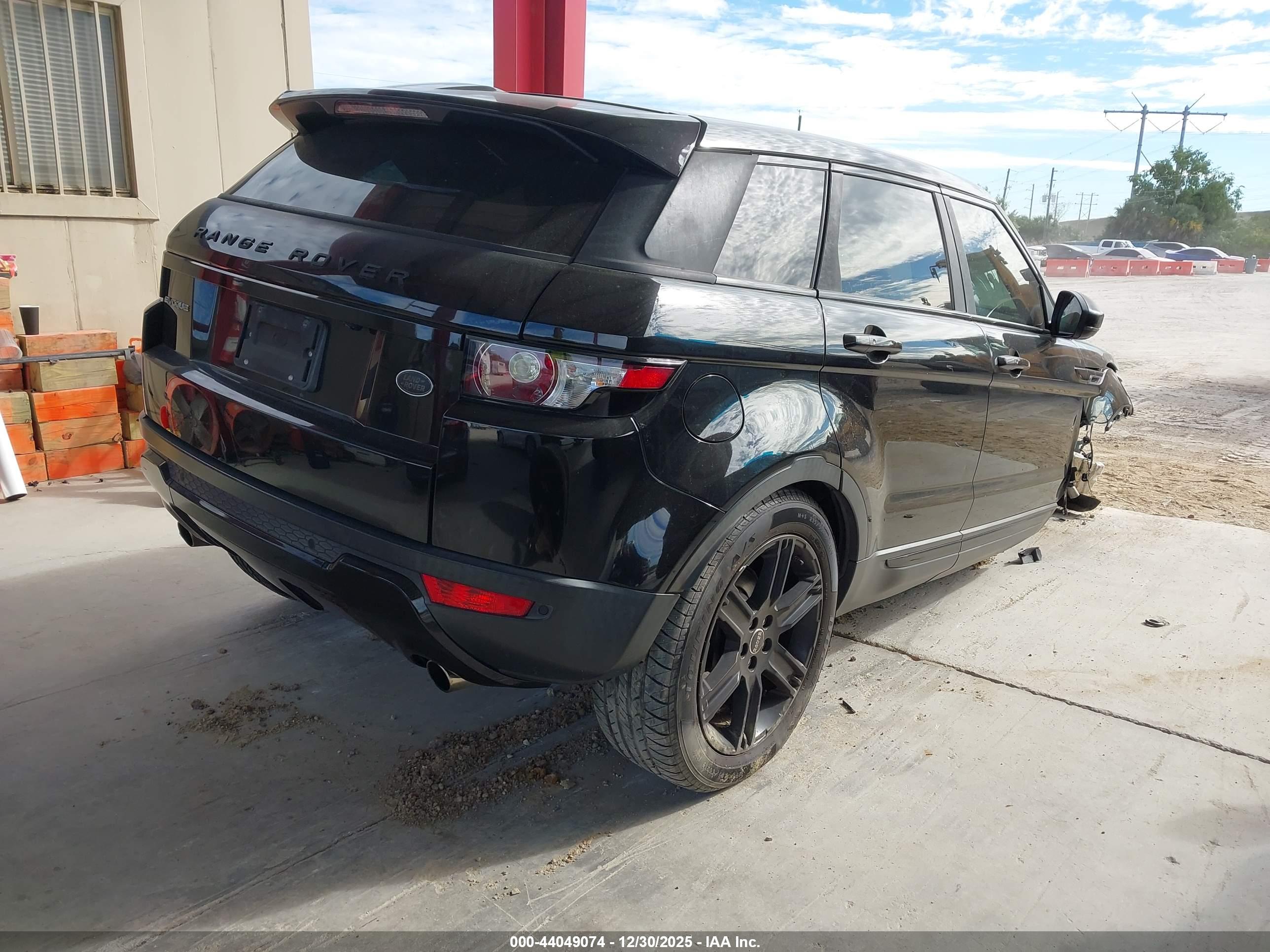 LAND ROVER image 4