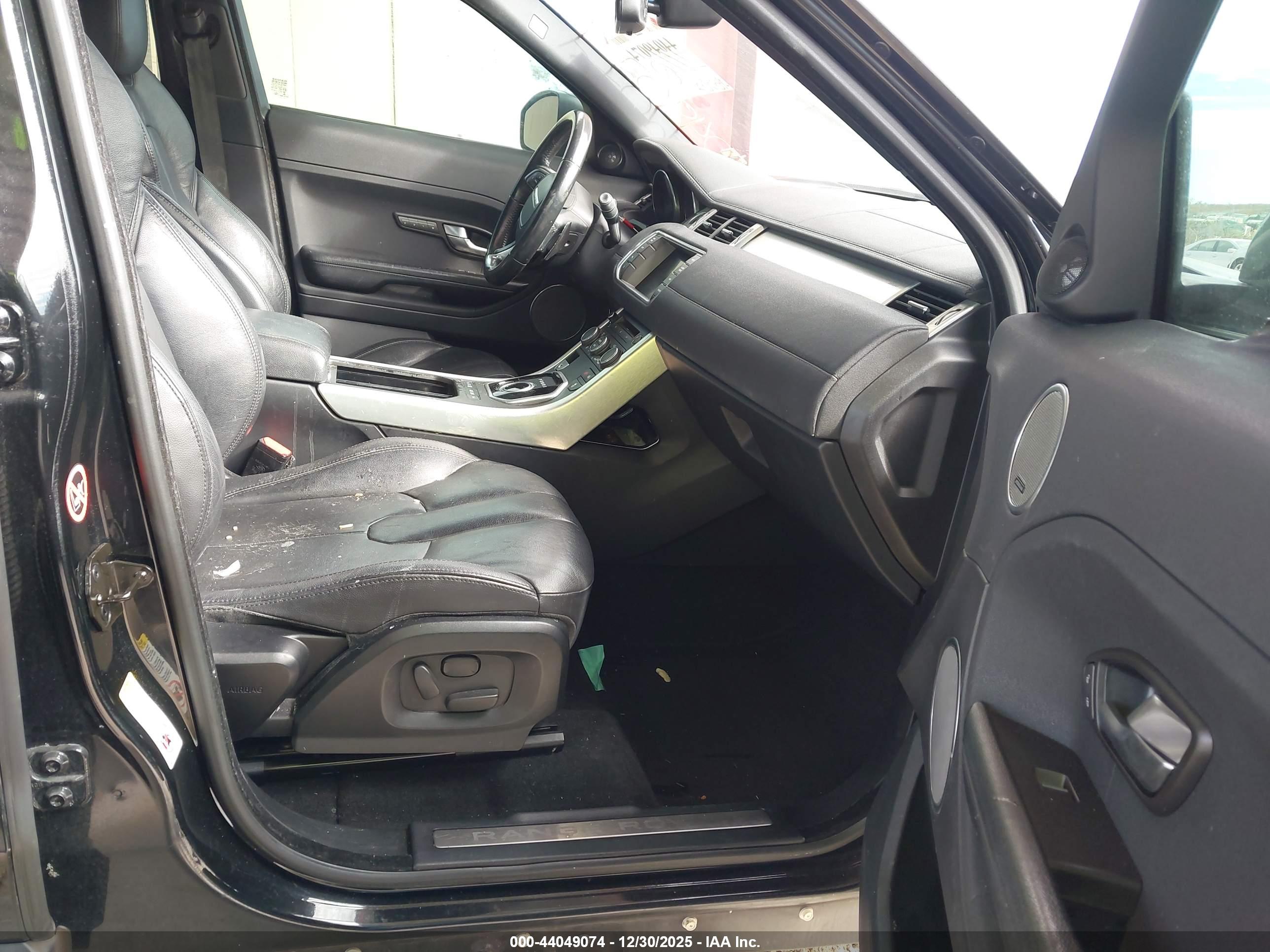 LAND ROVER image 5