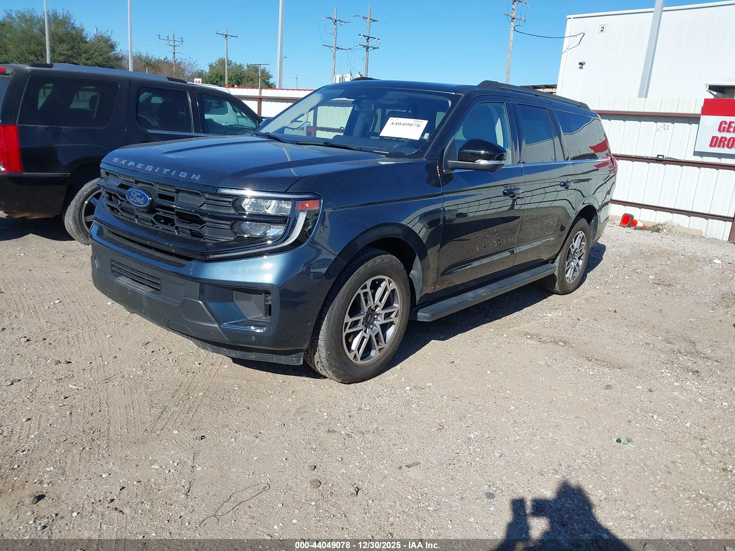 FORD EXPEDITION image 2