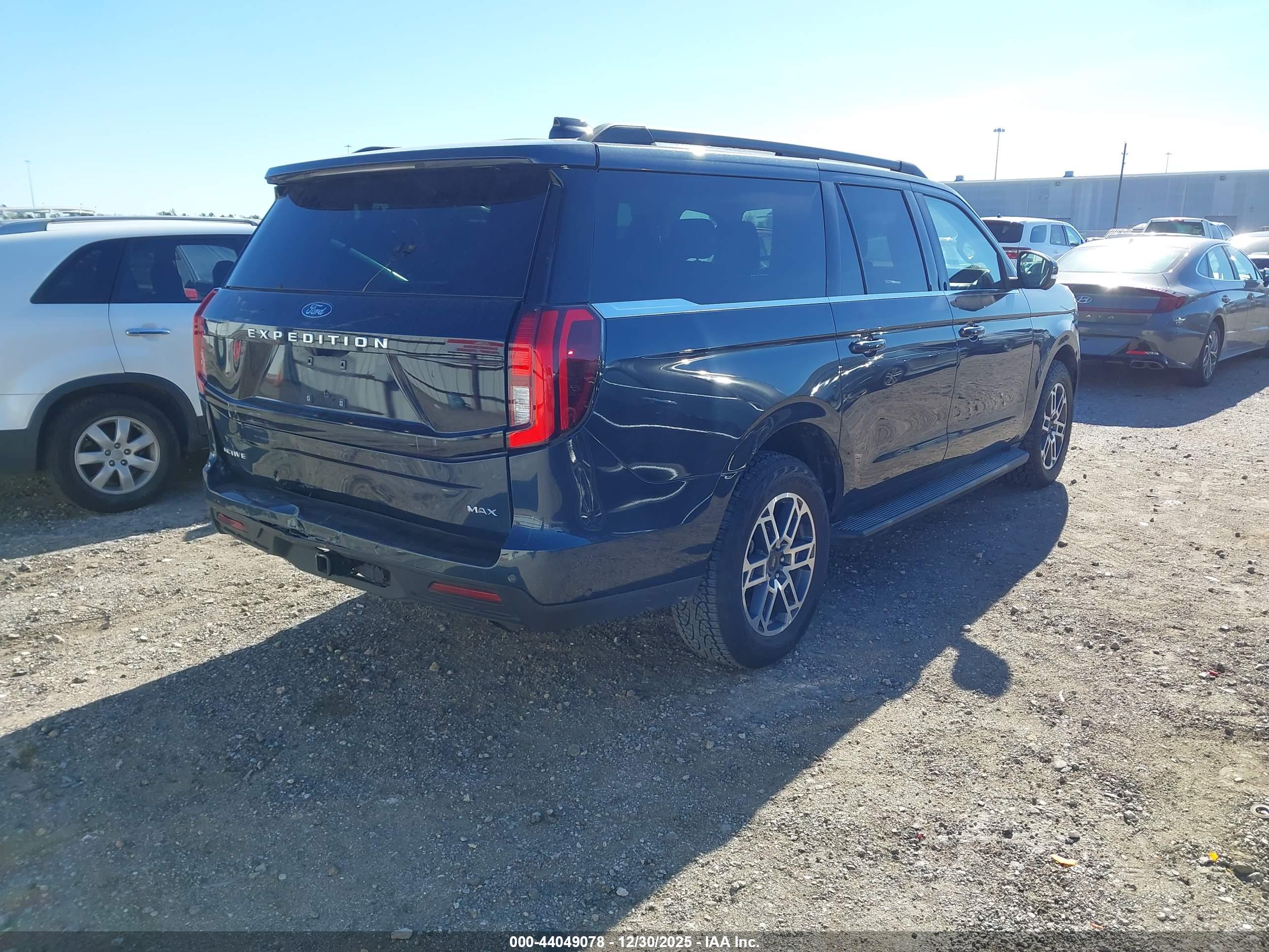 FORD EXPEDITION image 4