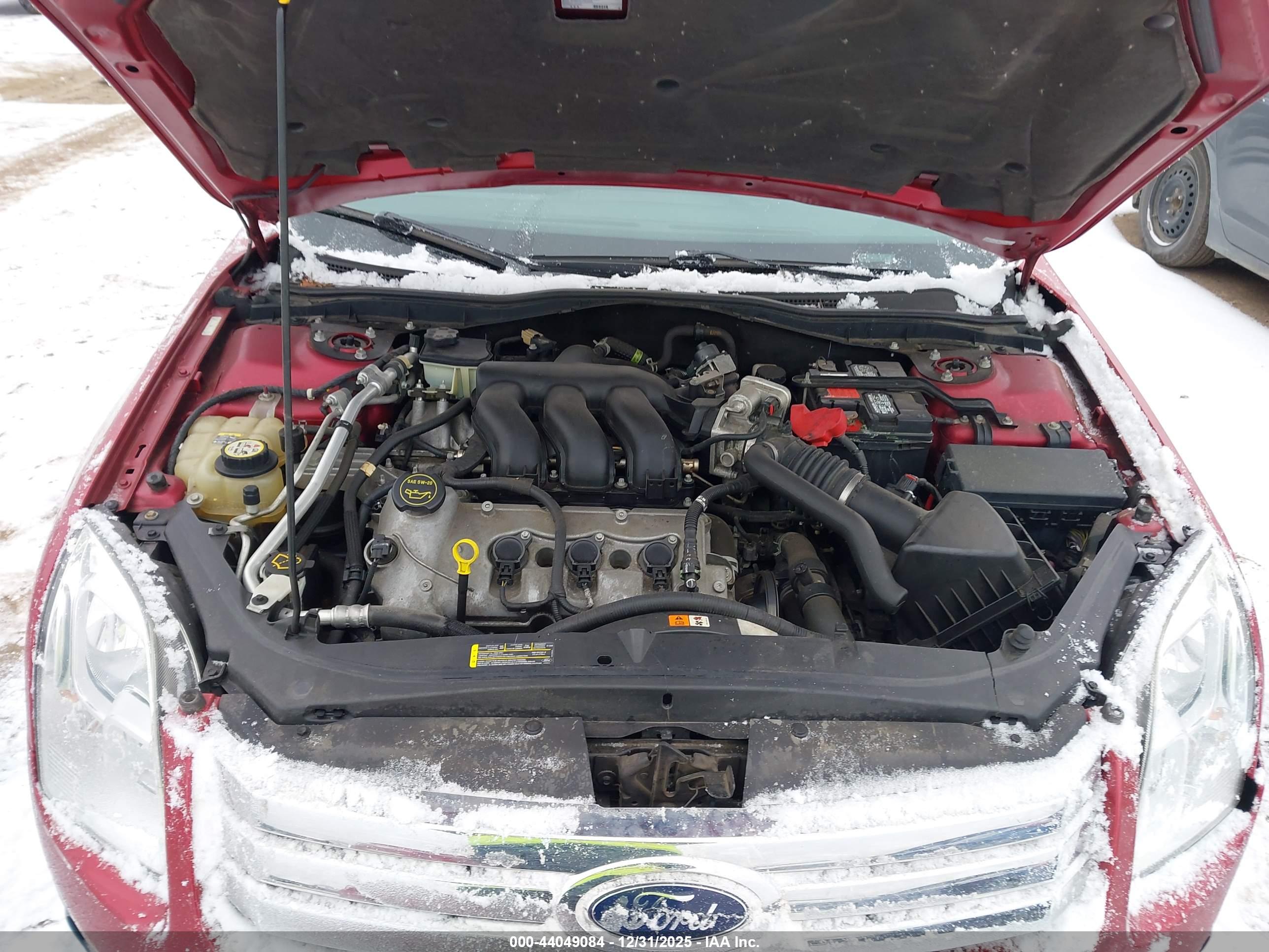 FORD FUSION image 10