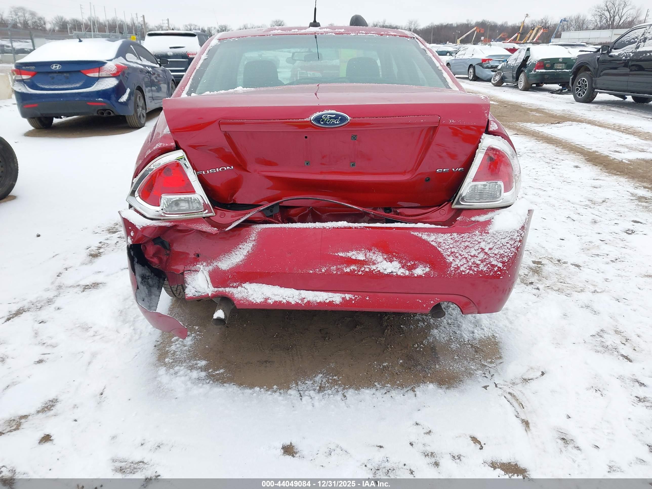 FORD FUSION image 6
