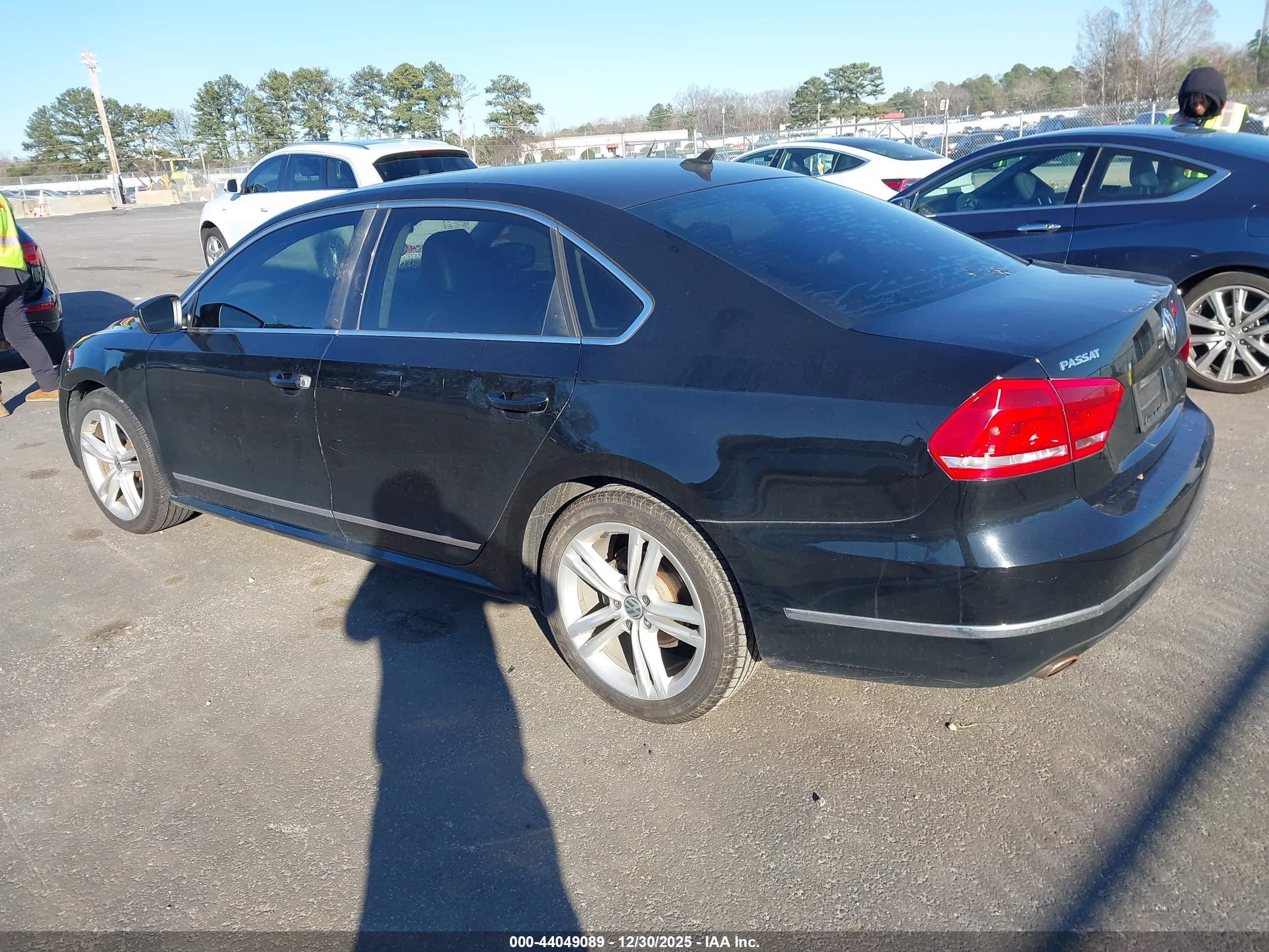 VOLKSWAGEN PASSAT image 3