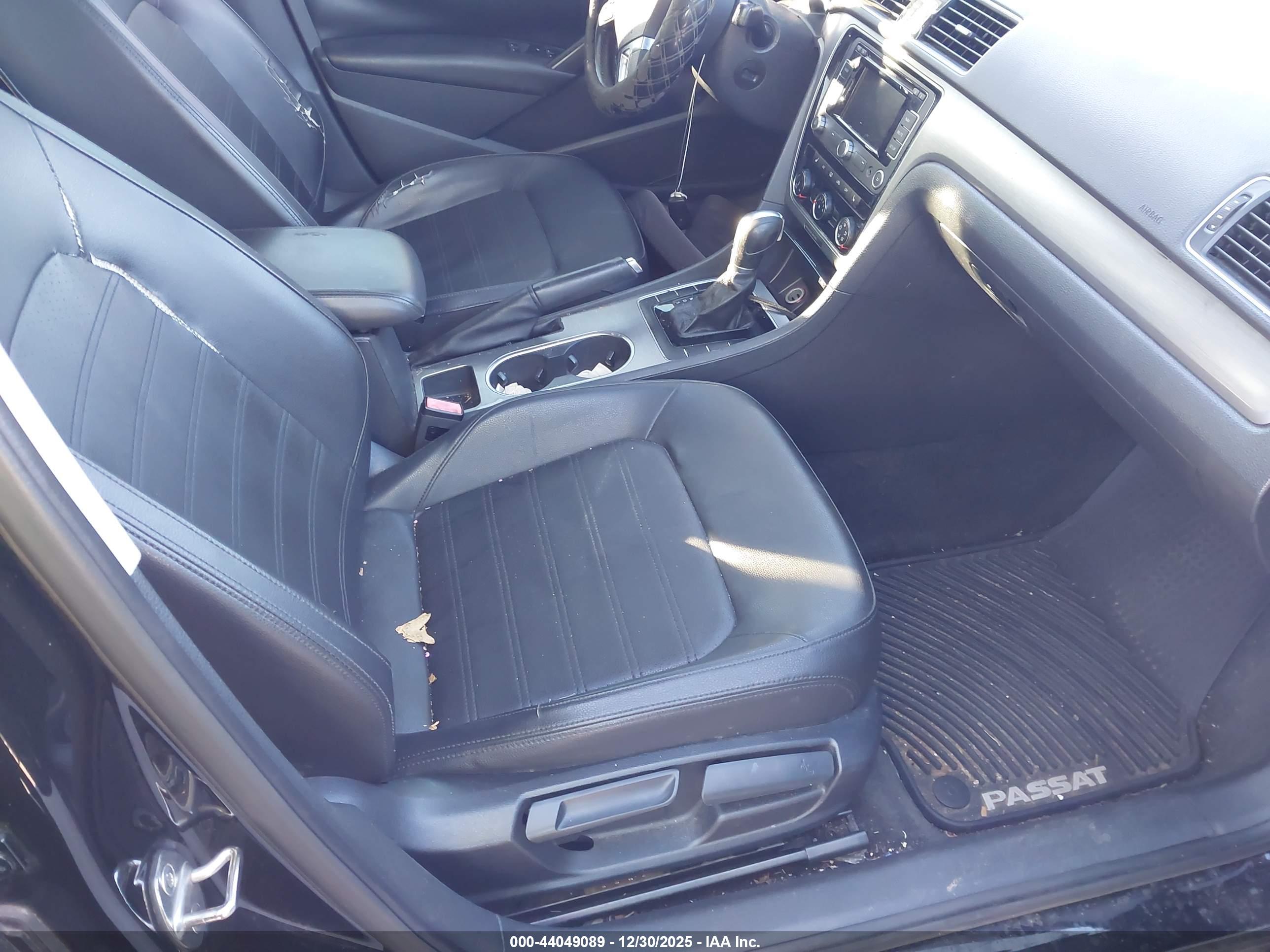 VOLKSWAGEN PASSAT image 5