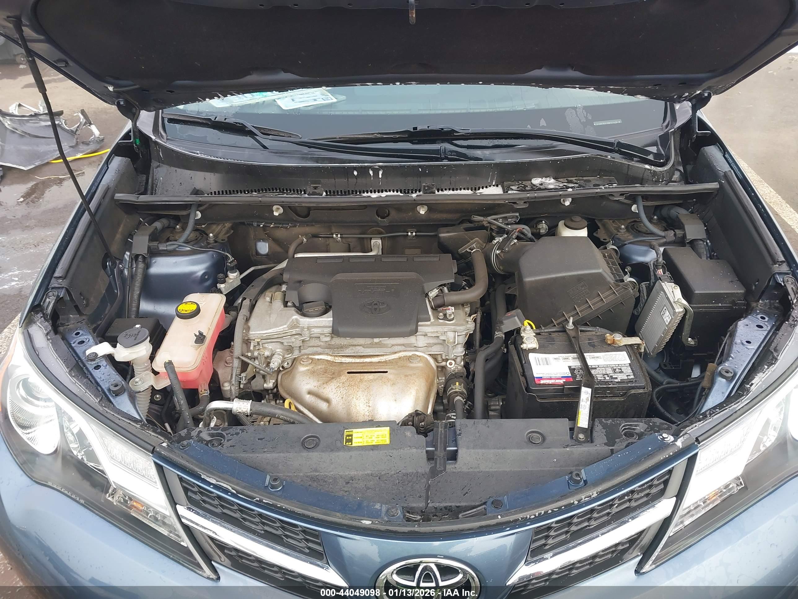 TOYOTA RAV4 image 10