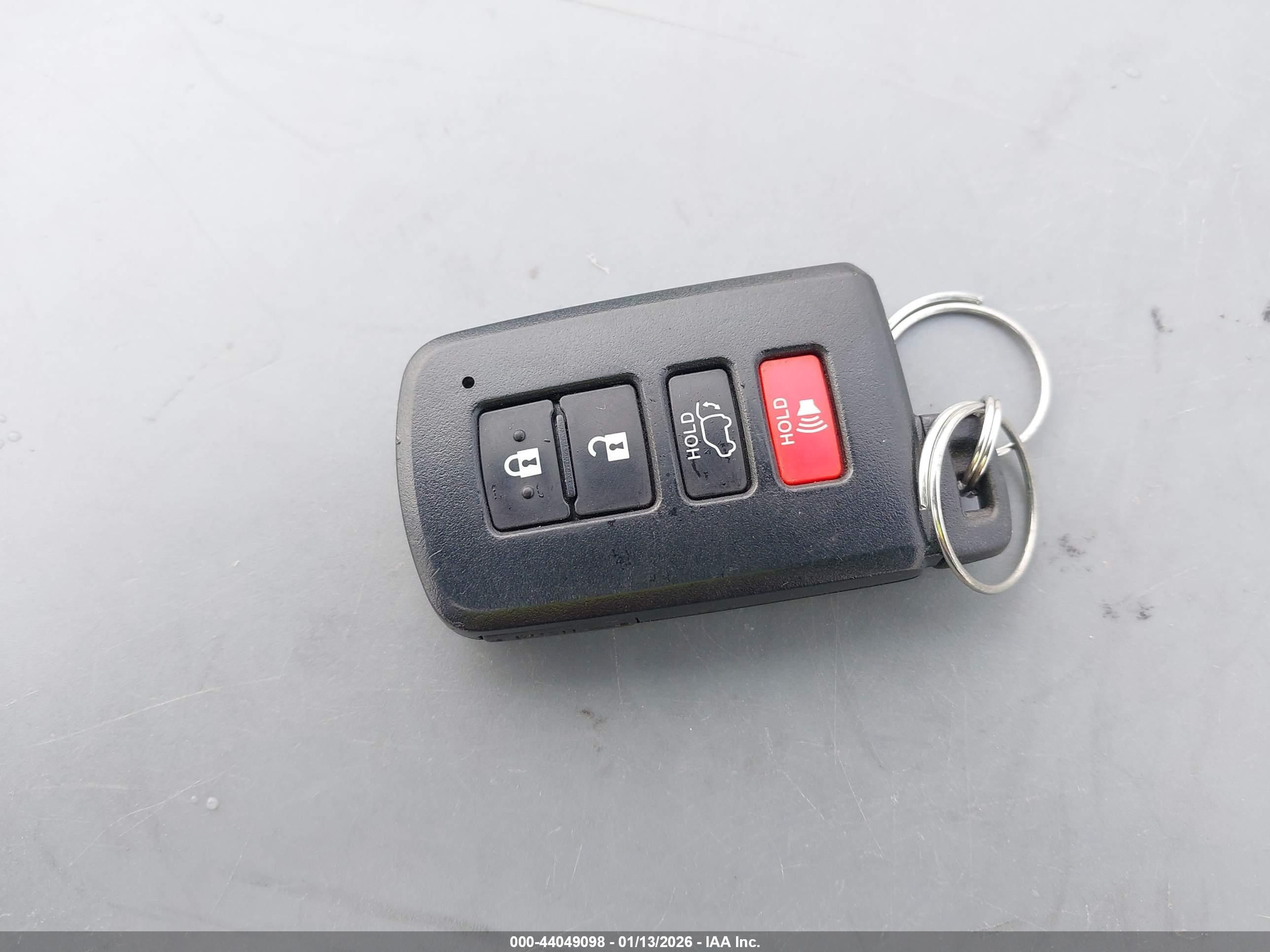 TOYOTA RAV4 image 11
