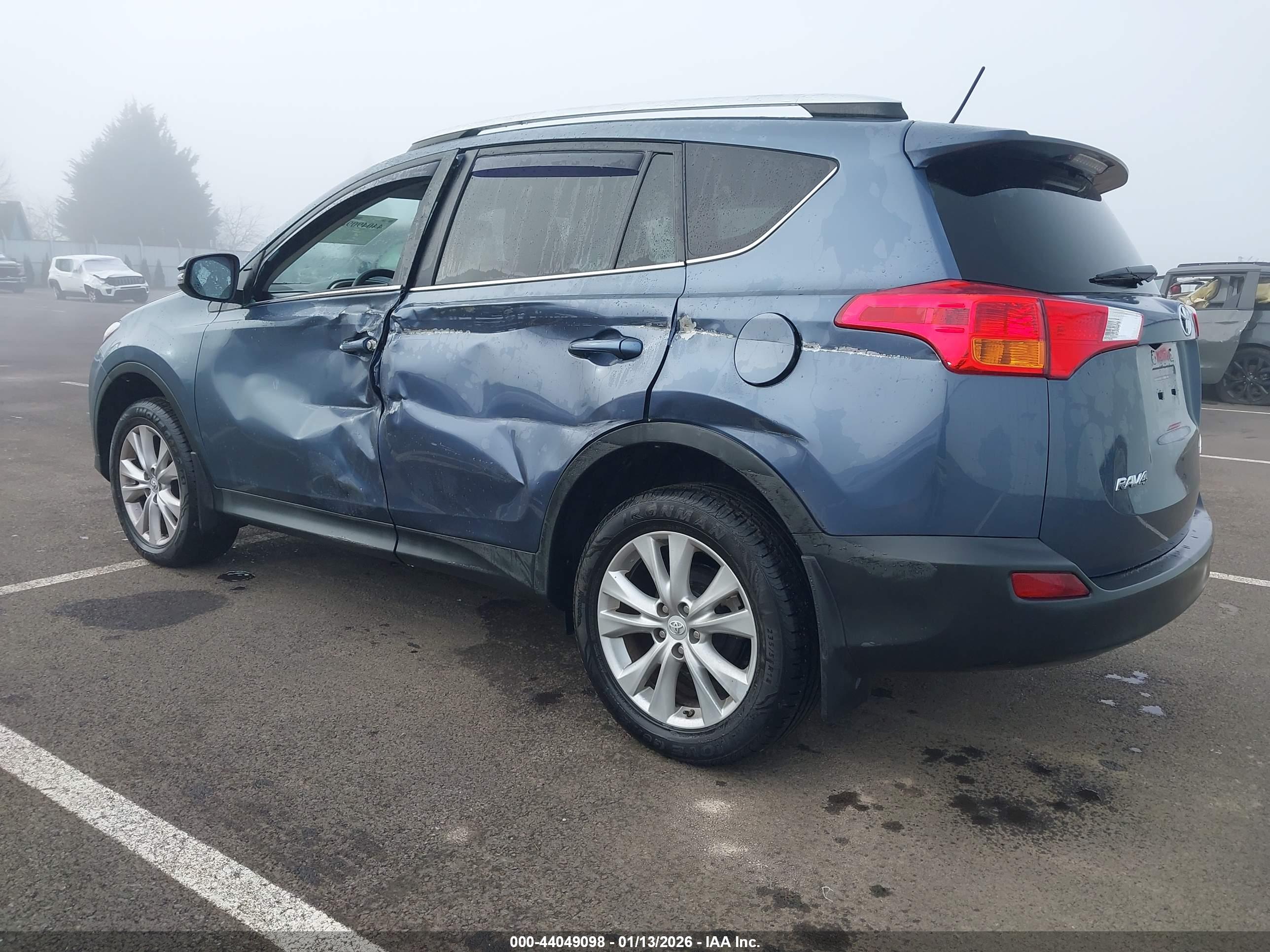 TOYOTA RAV4 image 3