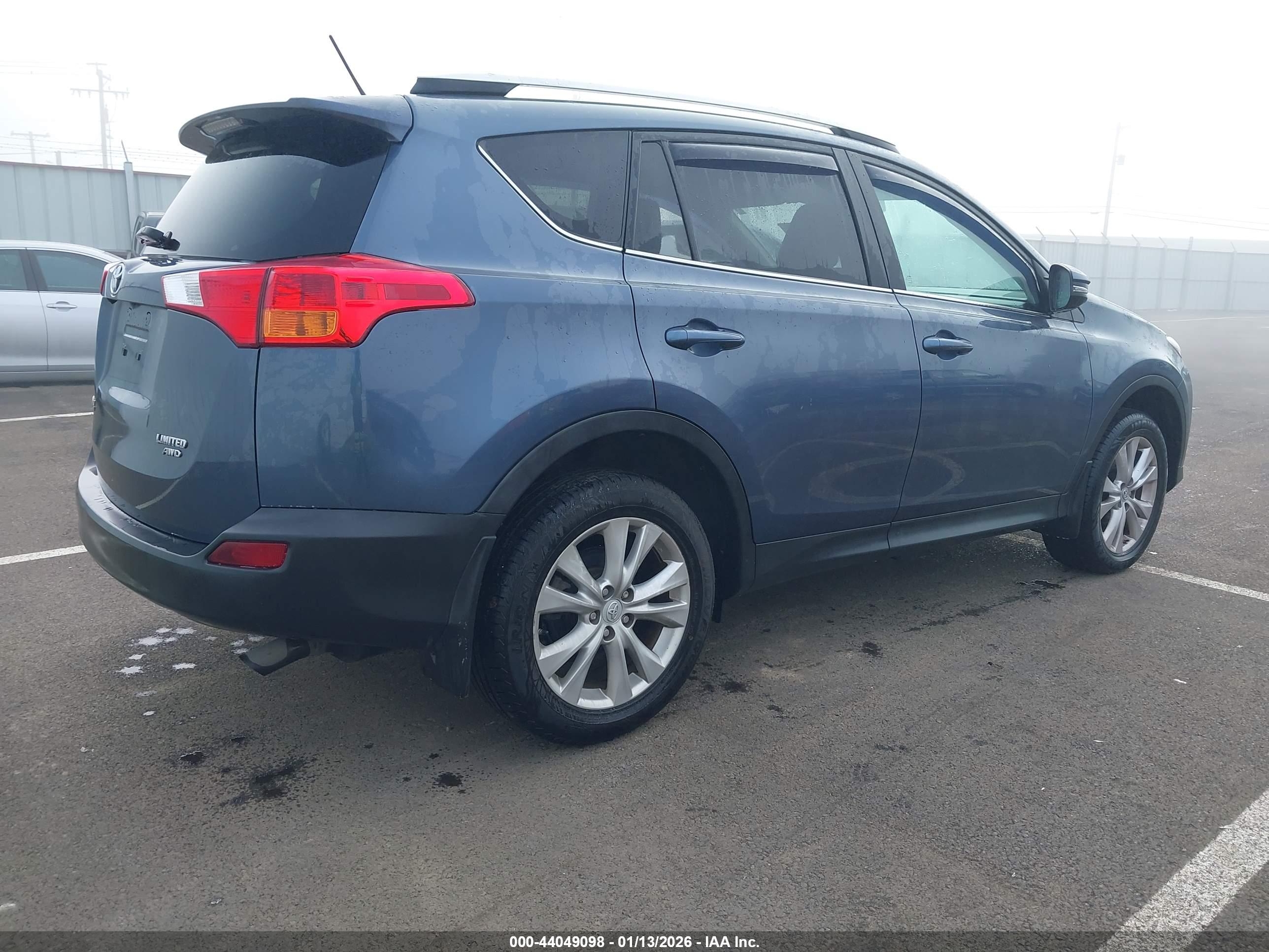 TOYOTA RAV4 image 4