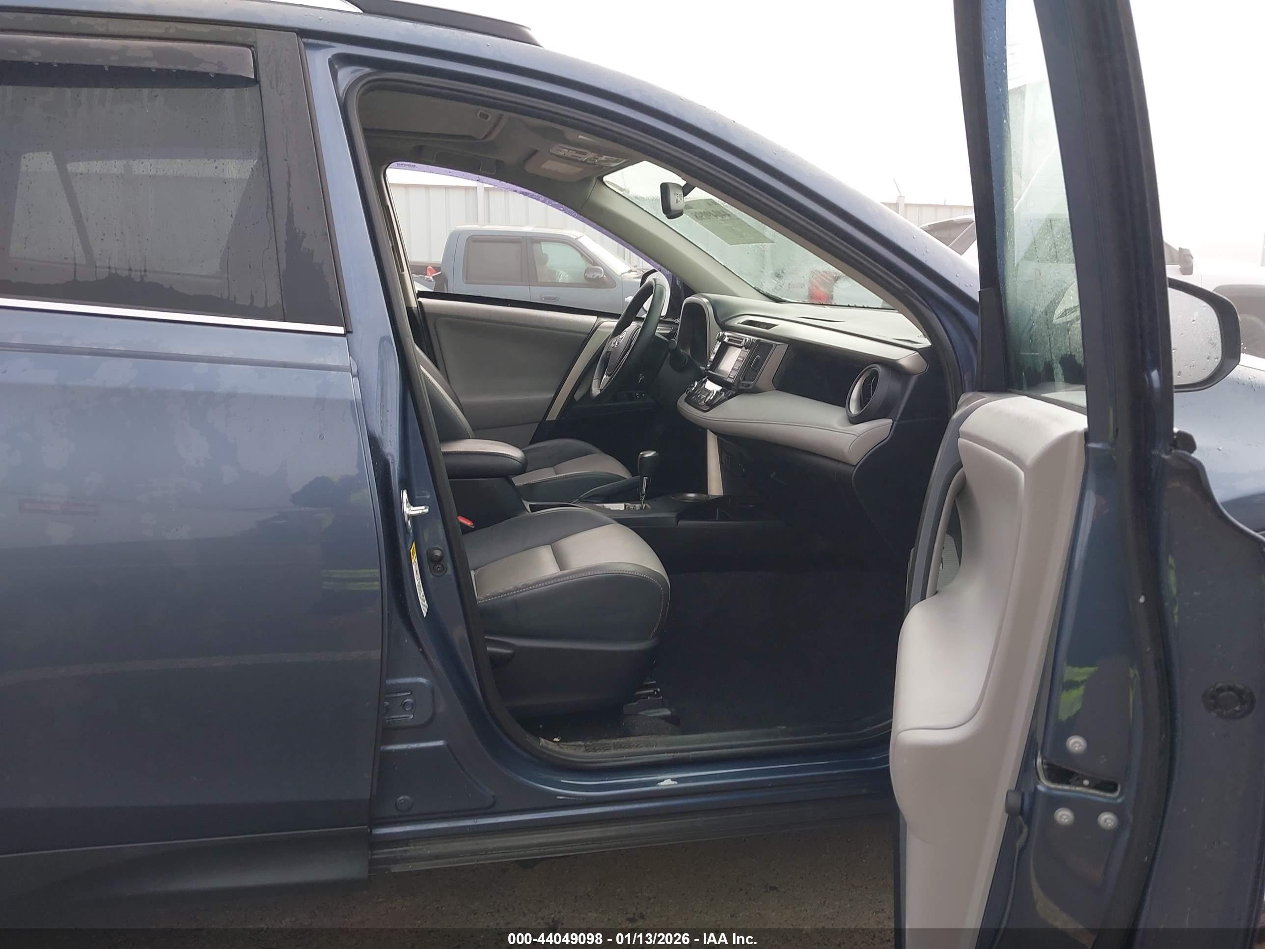 TOYOTA RAV4 image 5