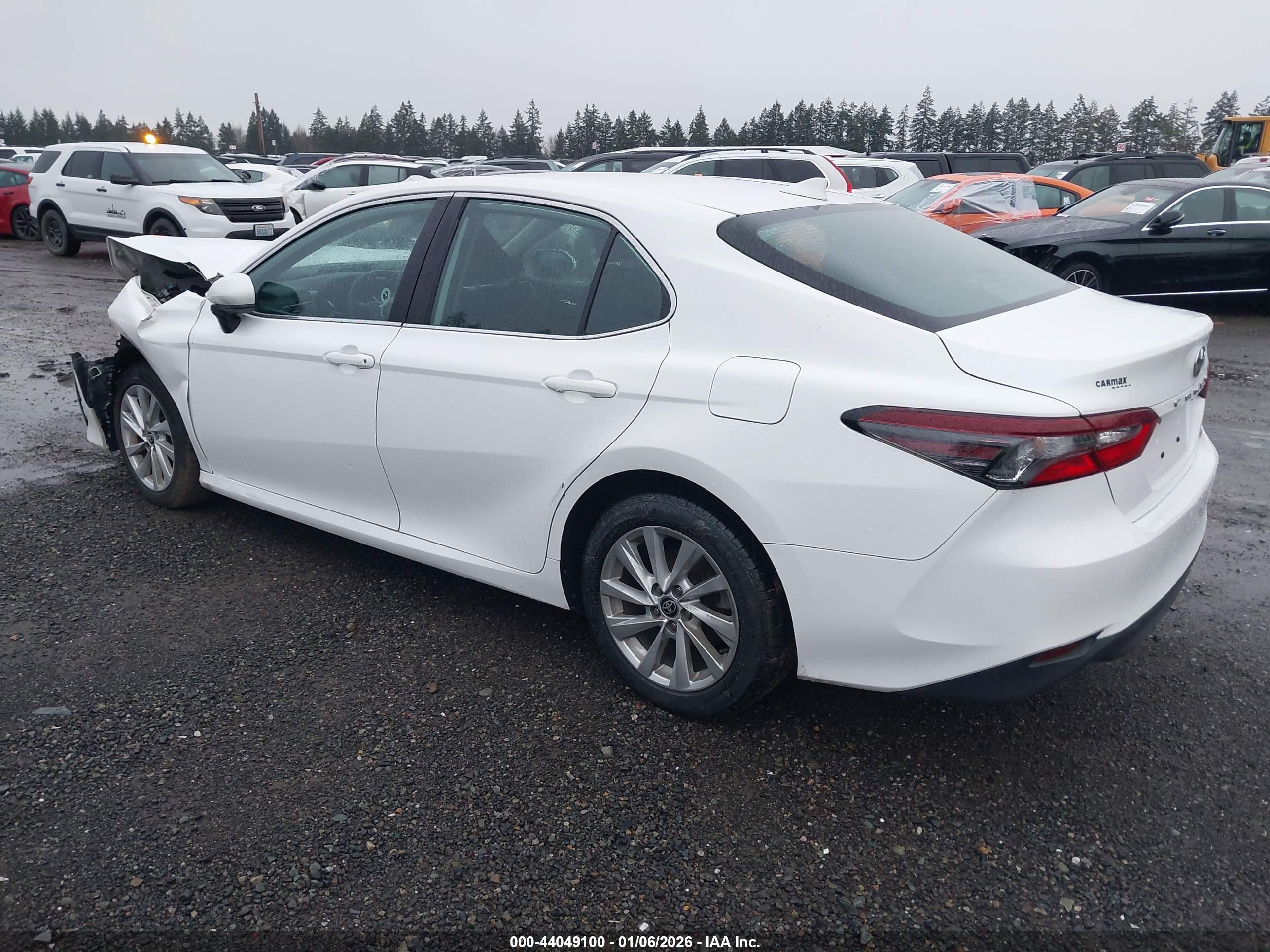 TOYOTA CAMRY image 3