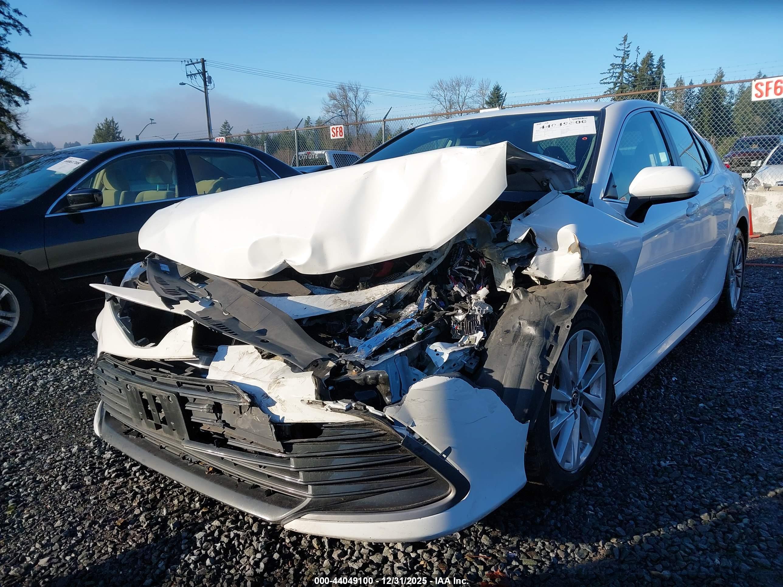 TOYOTA CAMRY image 6
