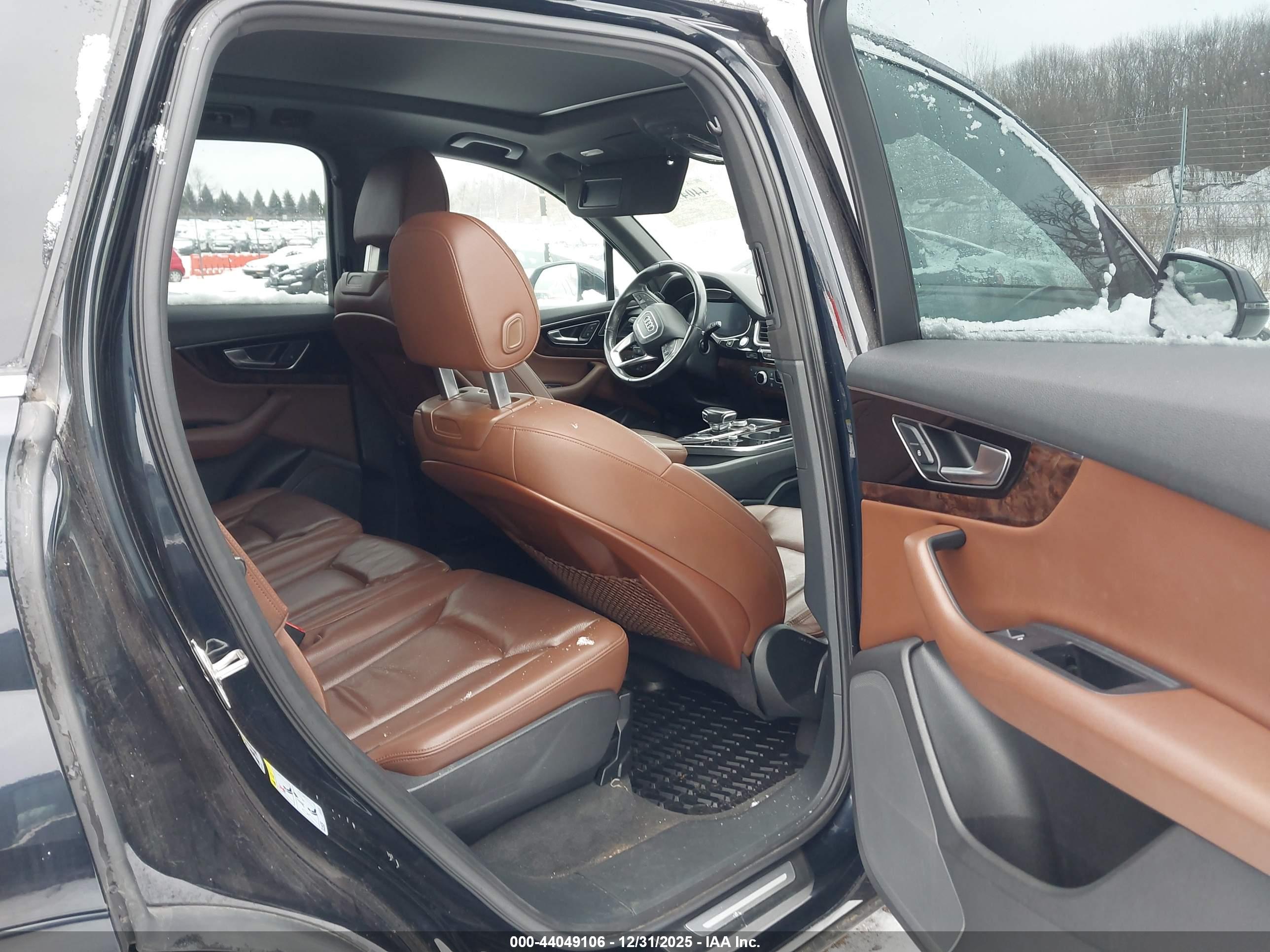 AUDI Q7 image 8