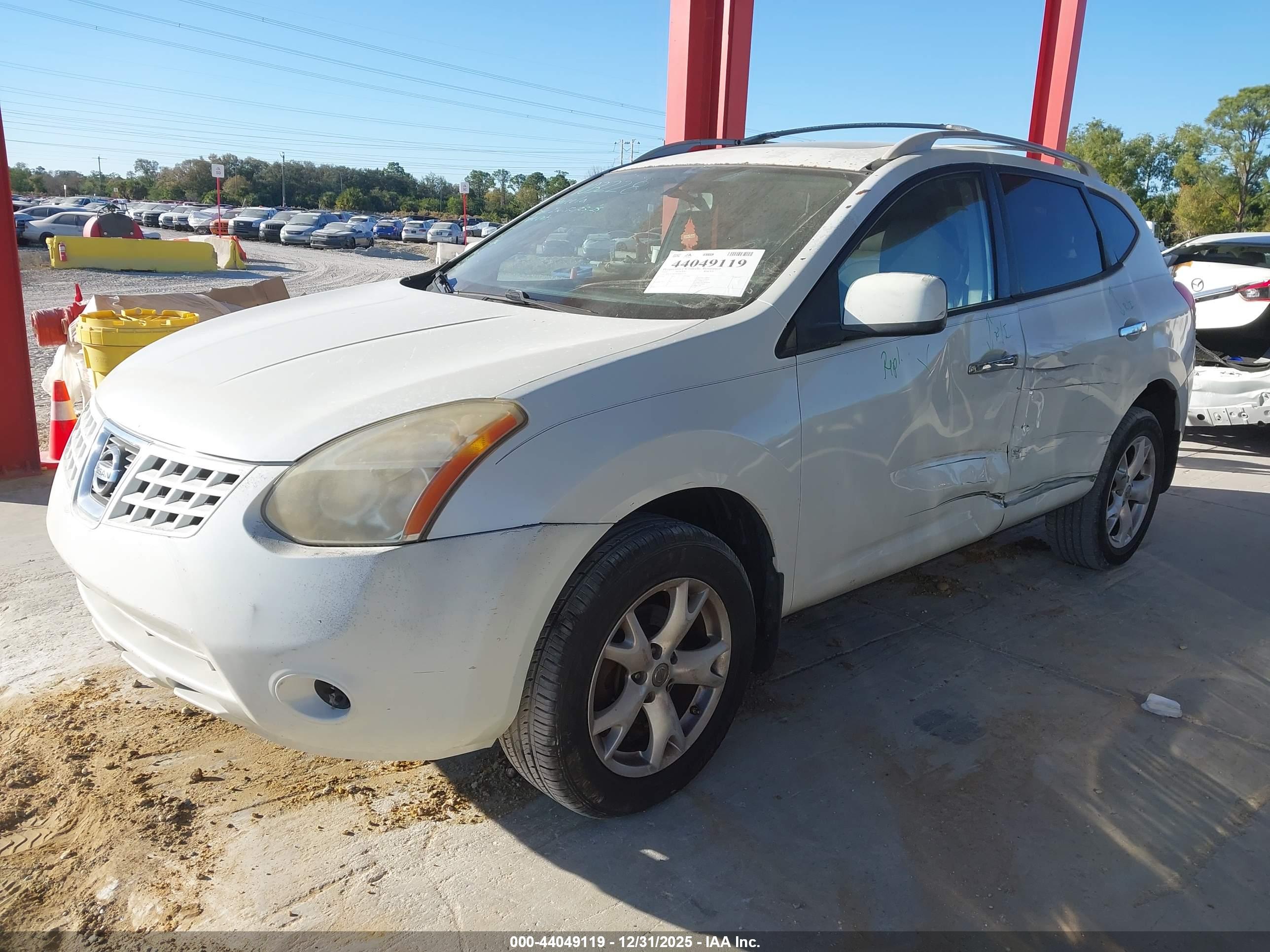 NISSAN ROGUE image 2