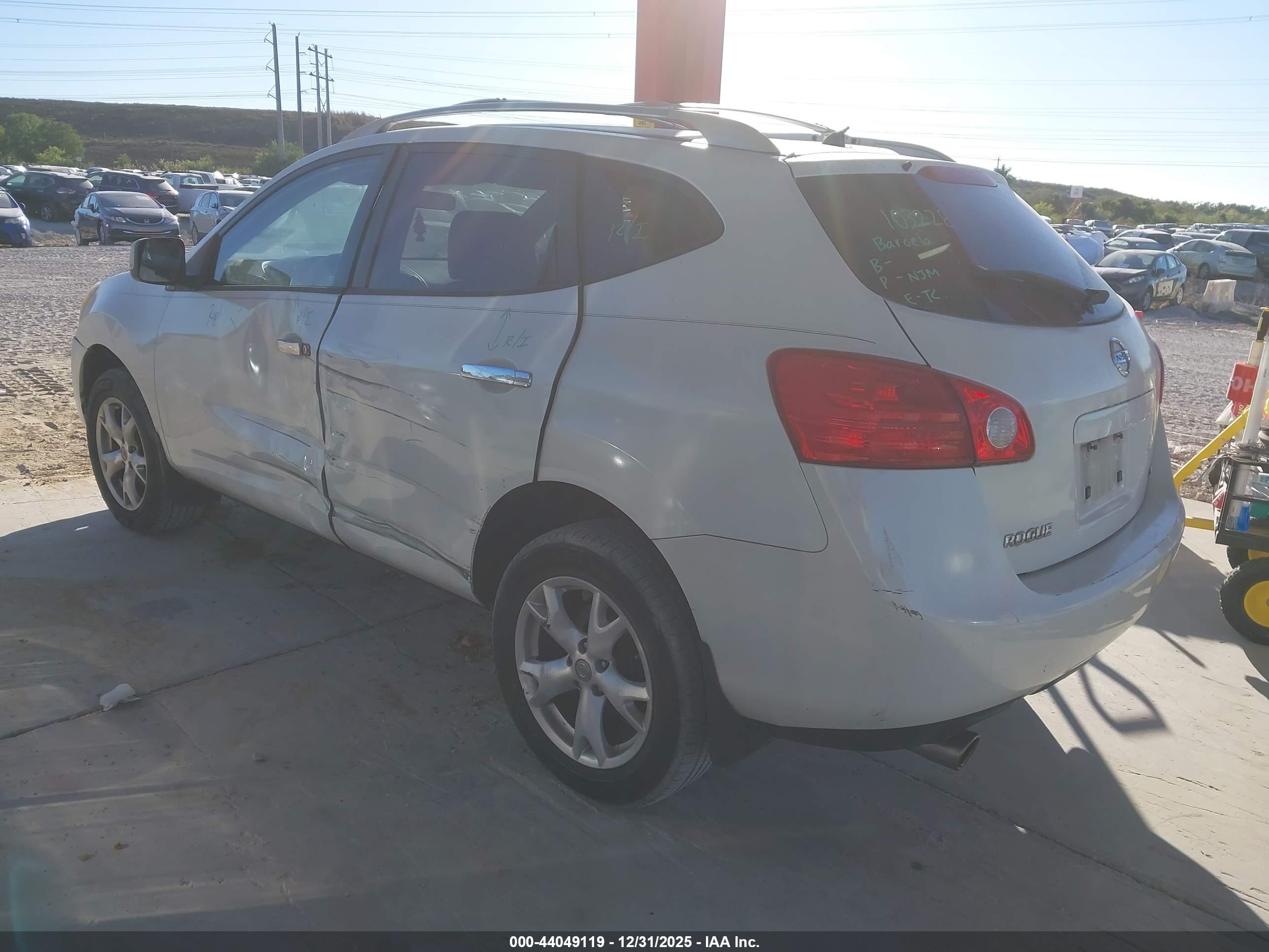 NISSAN ROGUE image 3