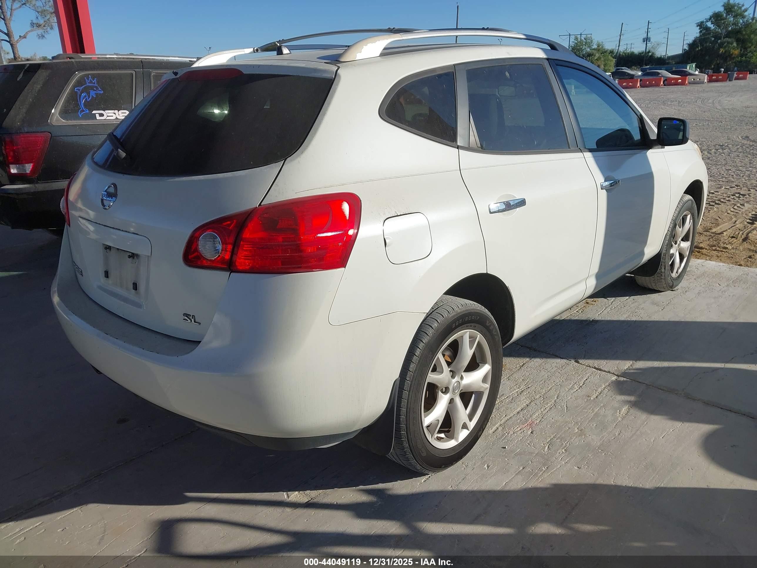 NISSAN ROGUE image 4