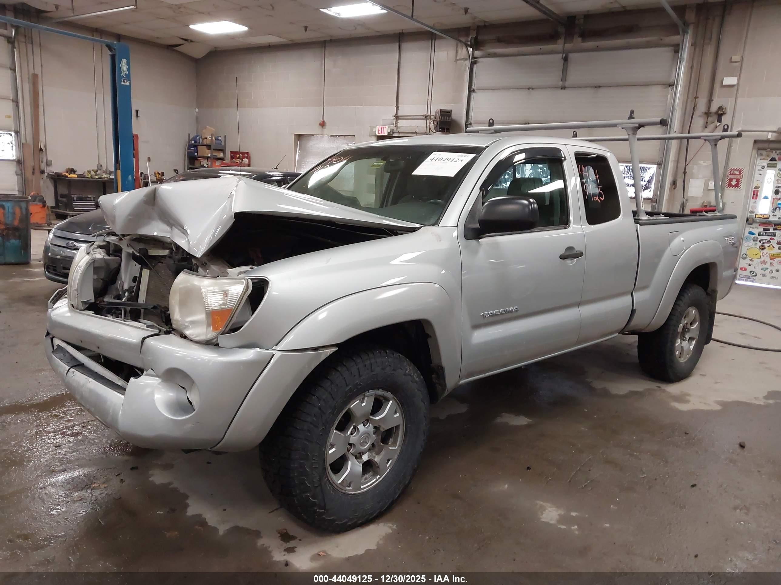 TOYOTA TACOMA image 2