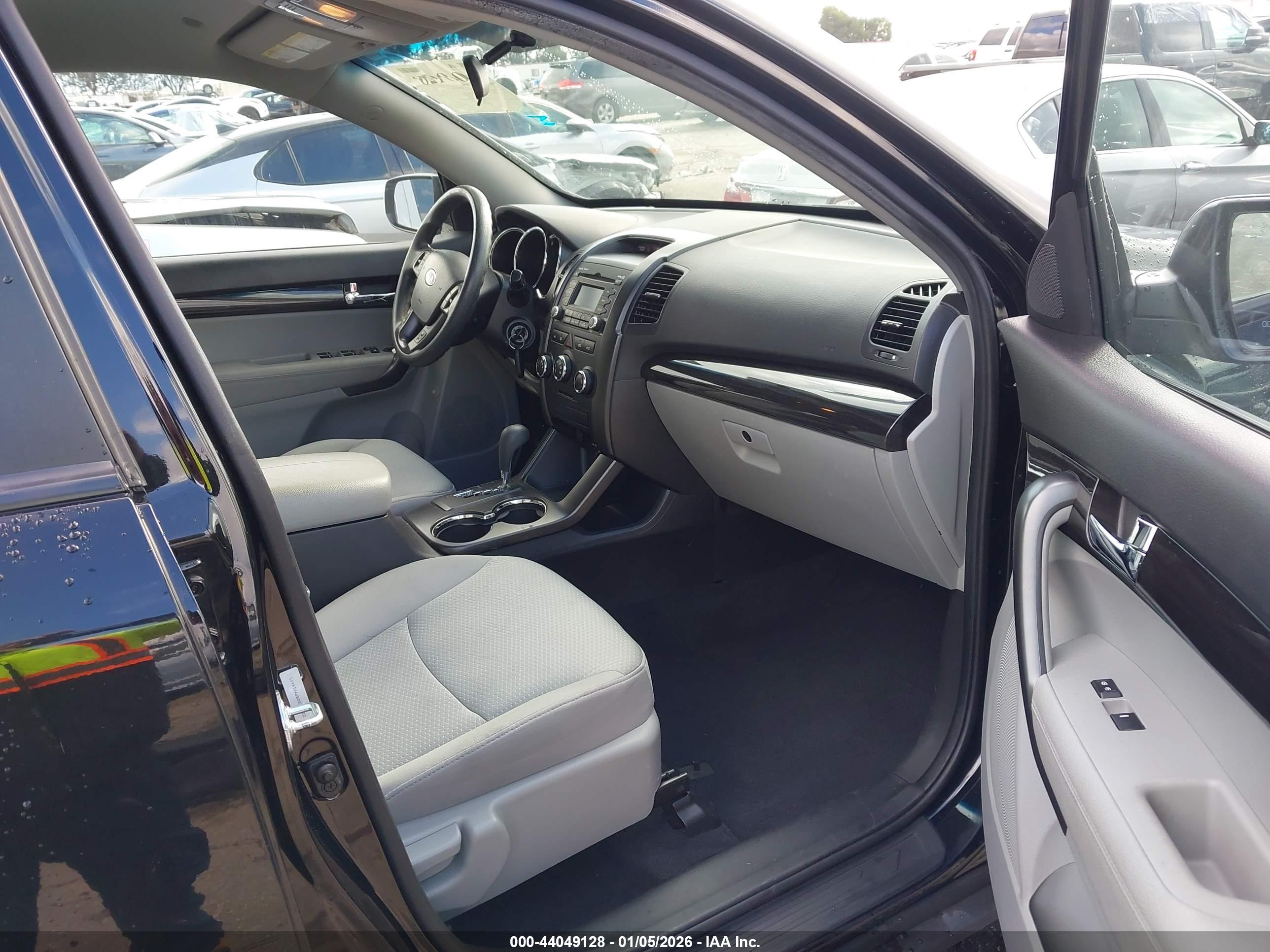KIA SORENTO image 5