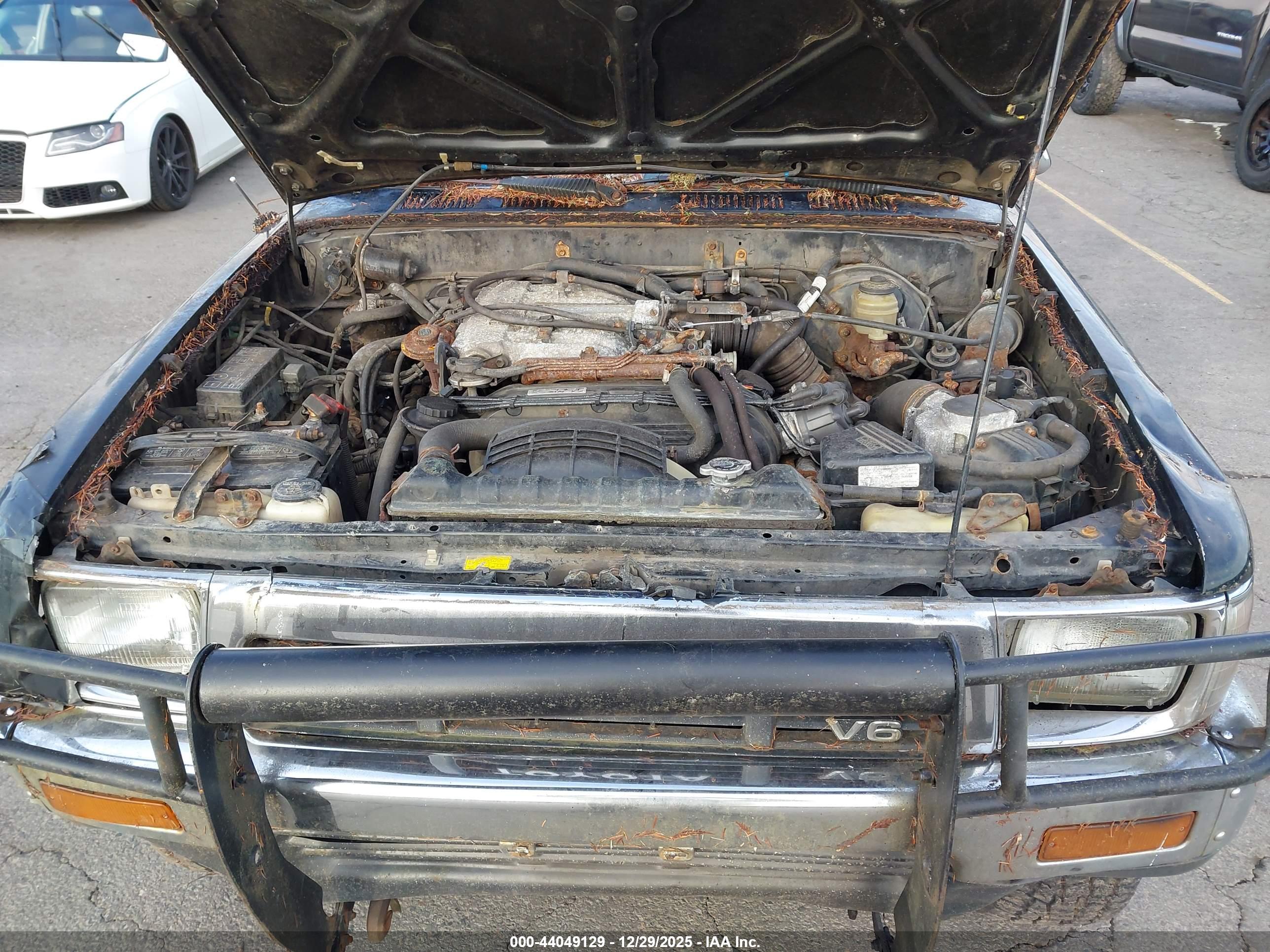 TOYOTA PICKUP image 10