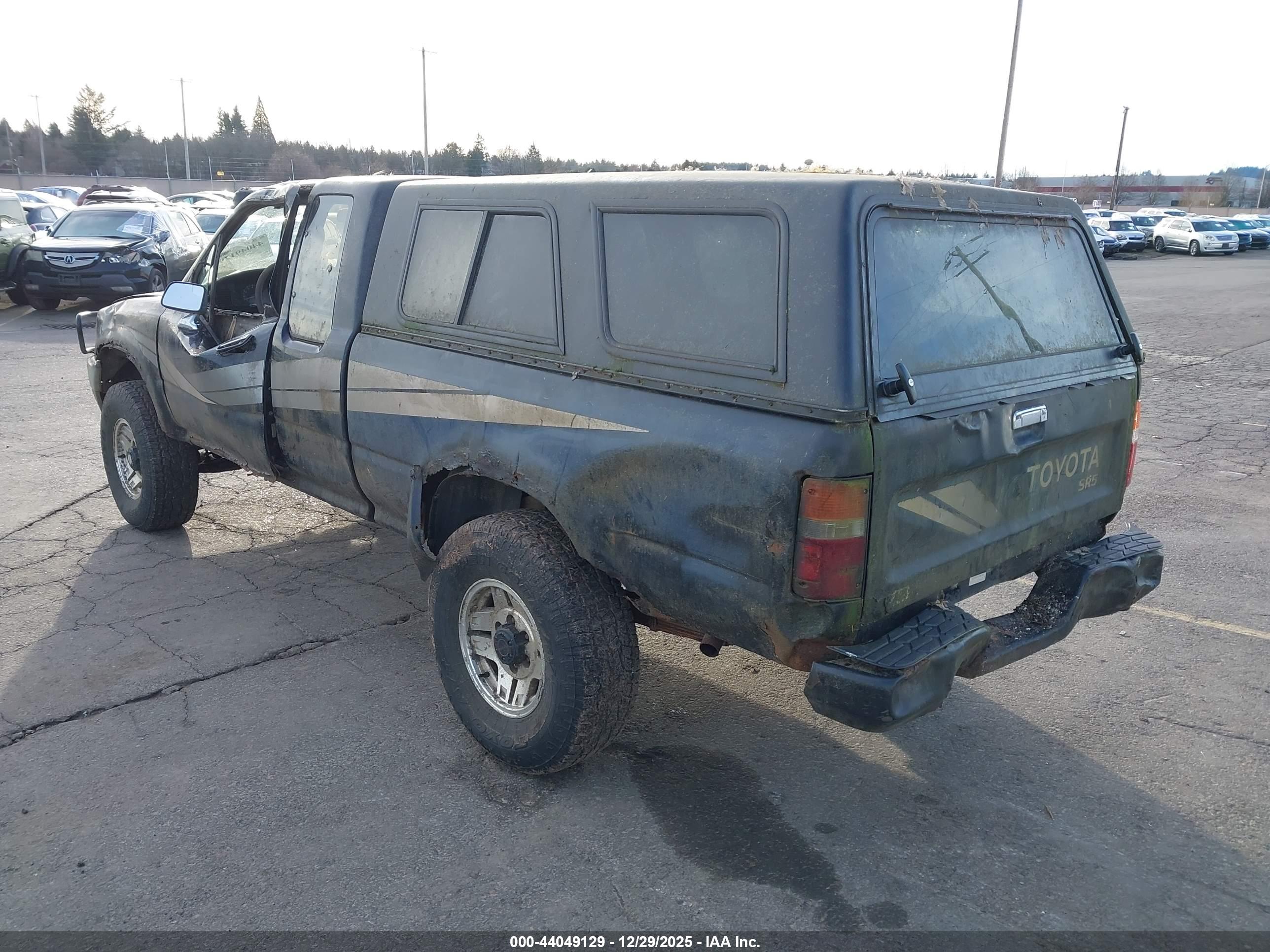 TOYOTA PICKUP image 3