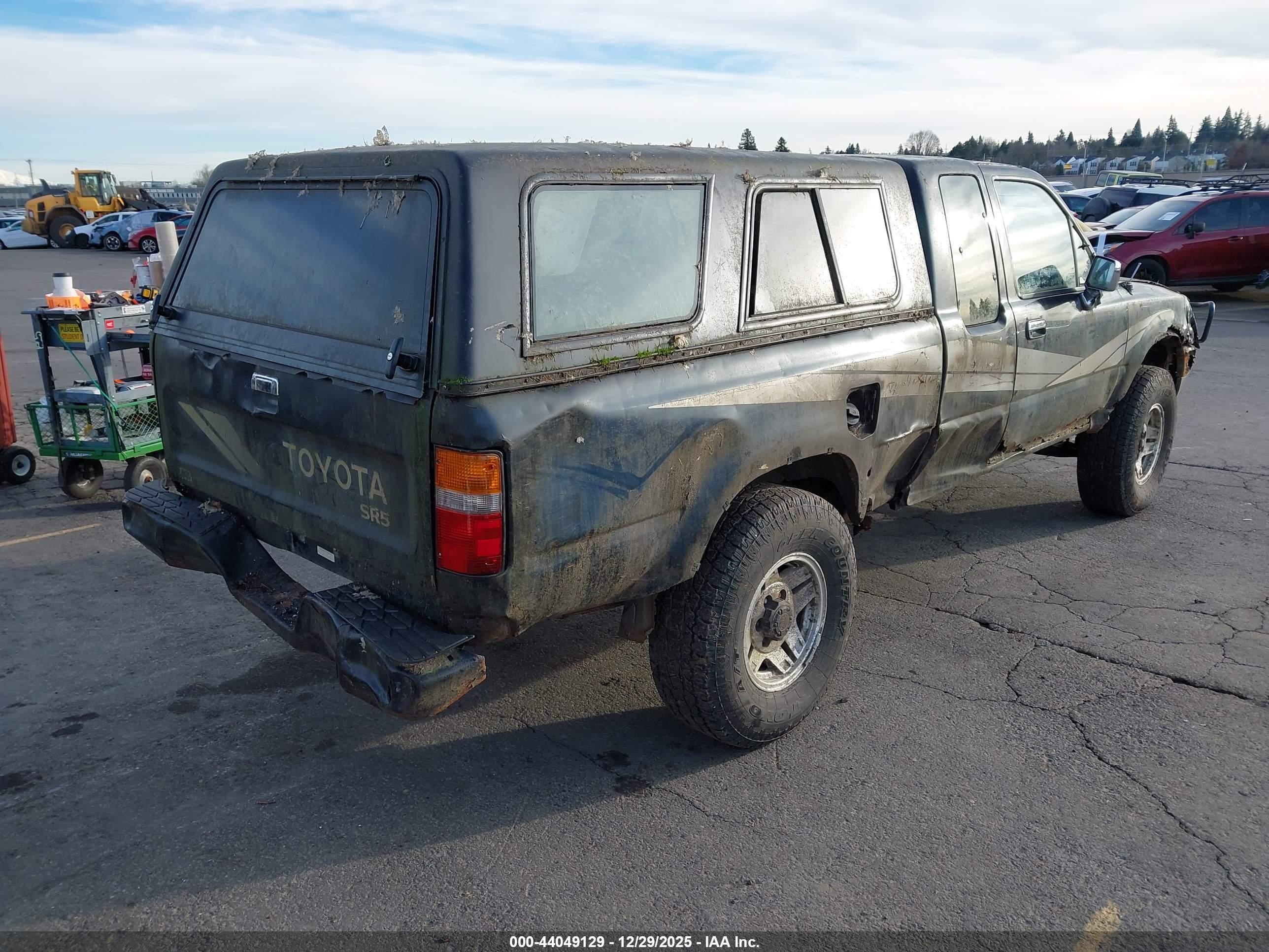 TOYOTA PICKUP image 4