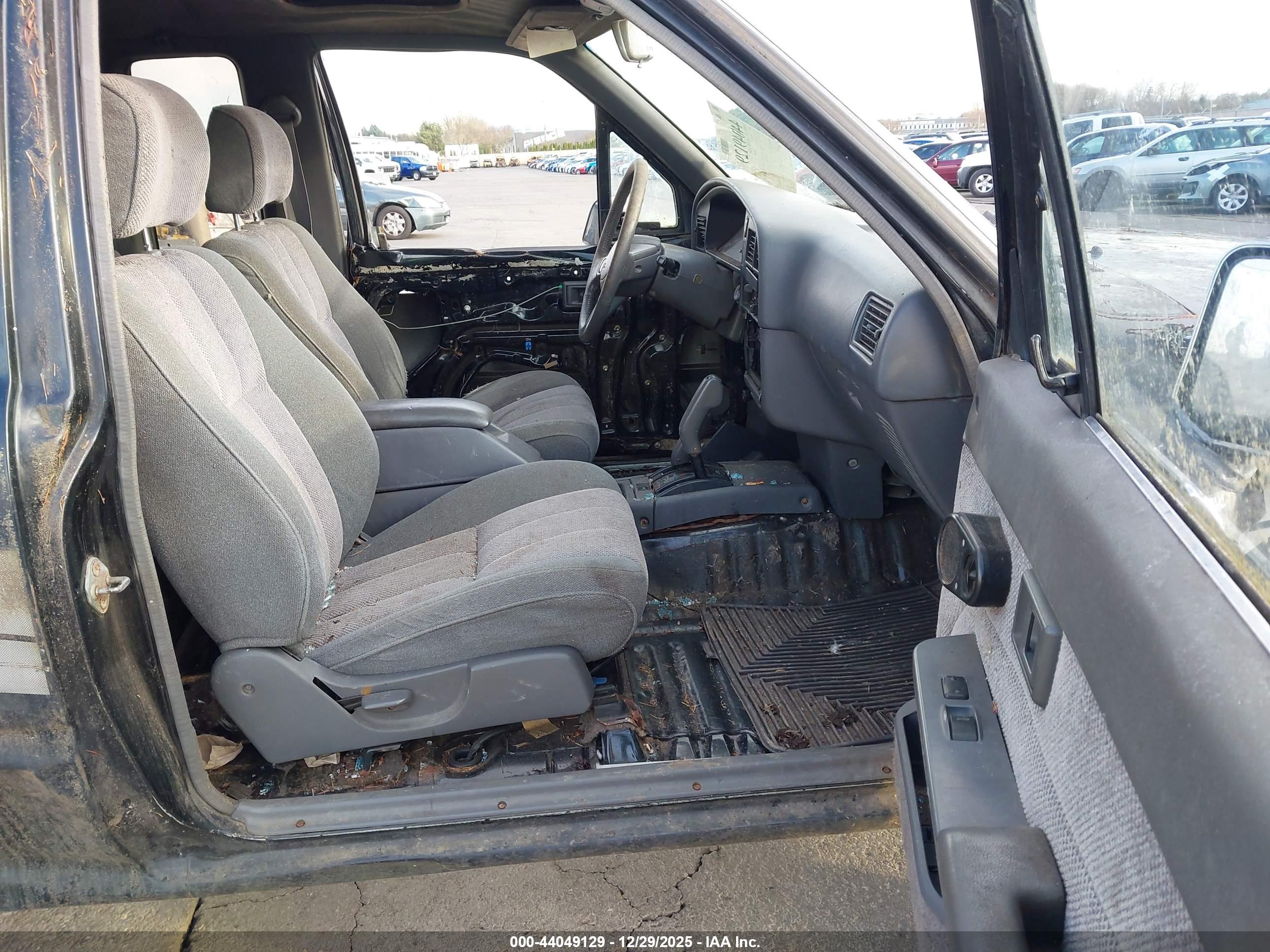 TOYOTA PICKUP image 5