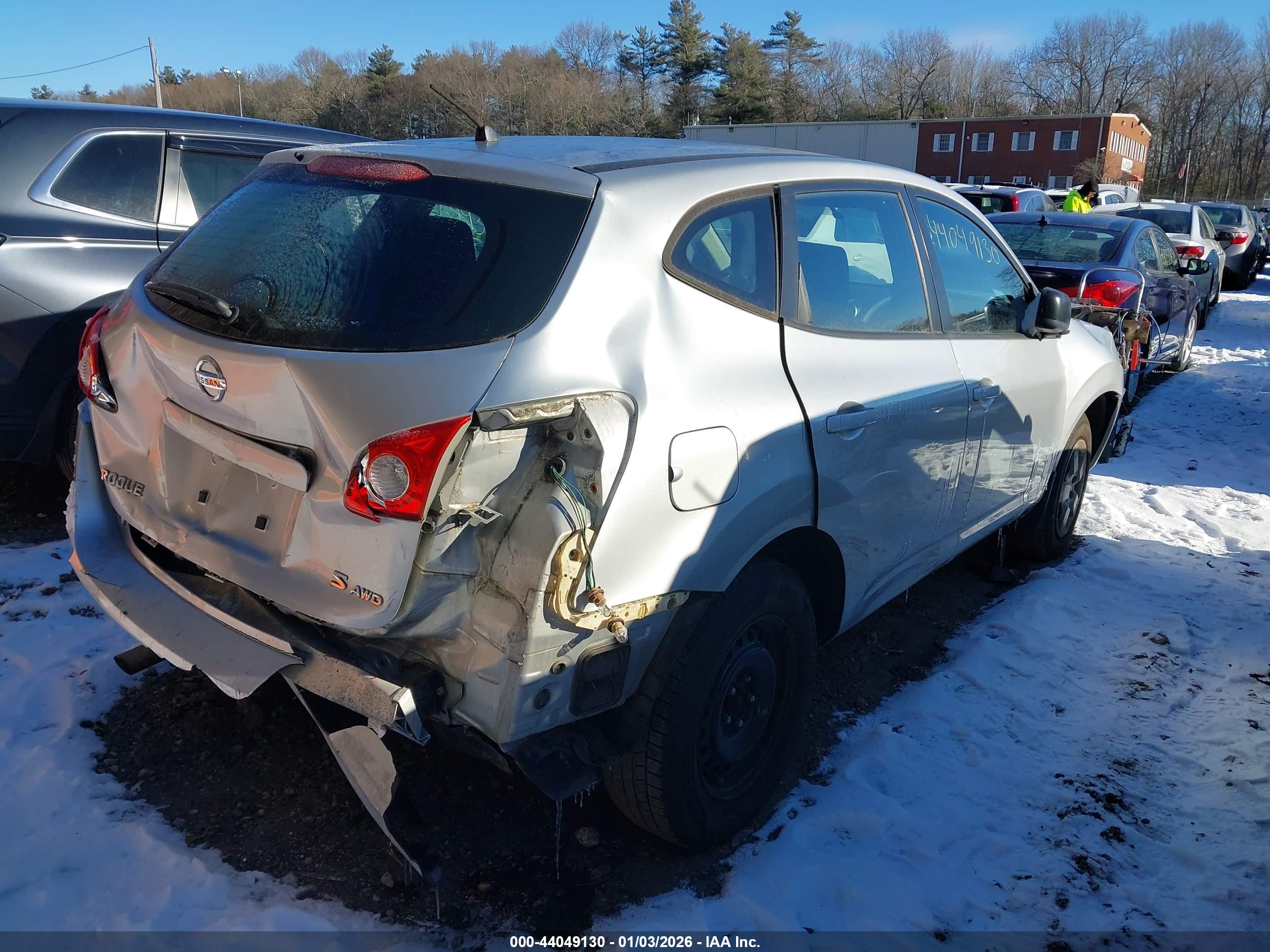NISSAN ROGUE image 4