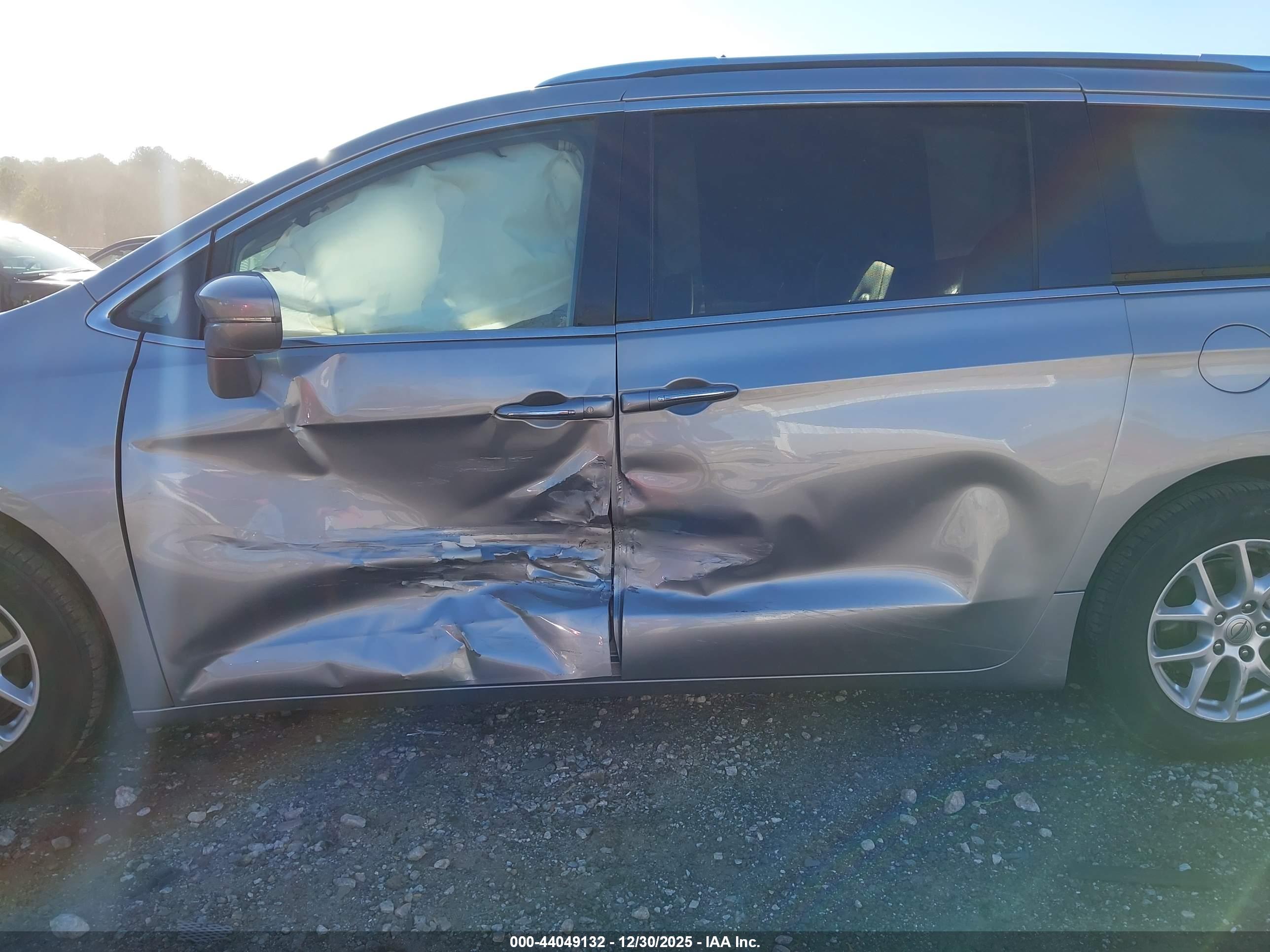 CHRYSLER PACIFICA image 6