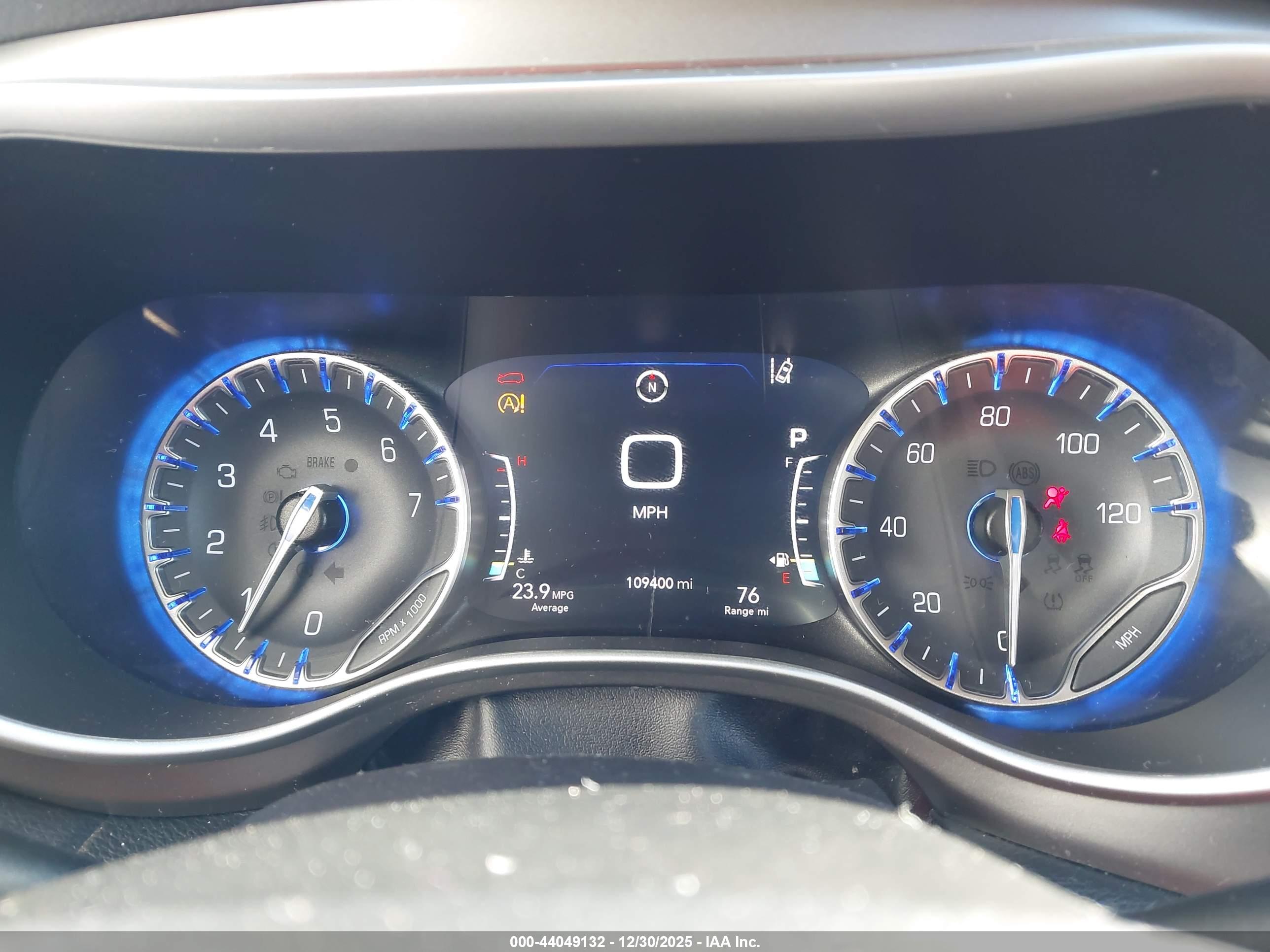 CHRYSLER PACIFICA image 7