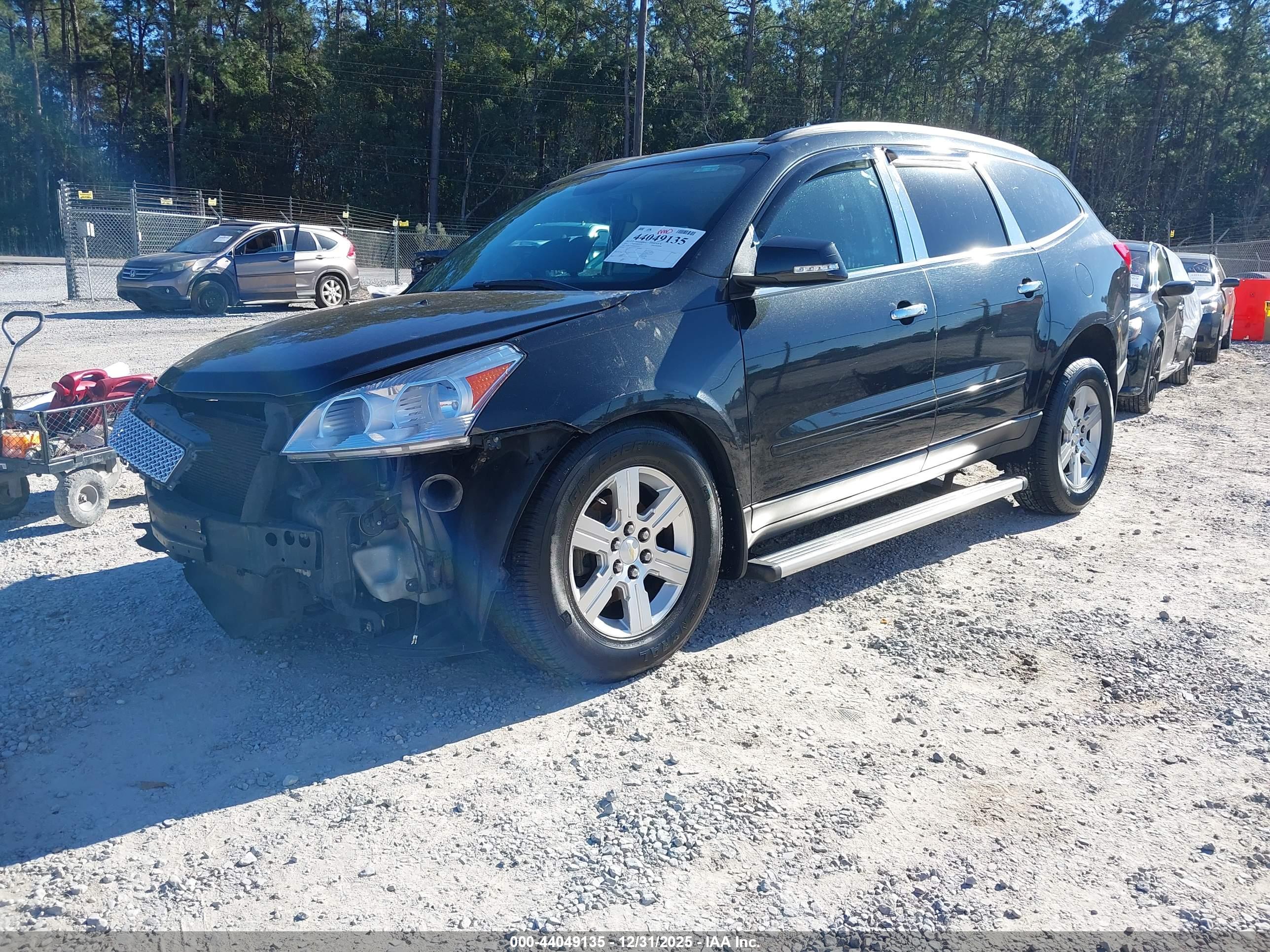 CHEVROLET TRAVERSE image 2