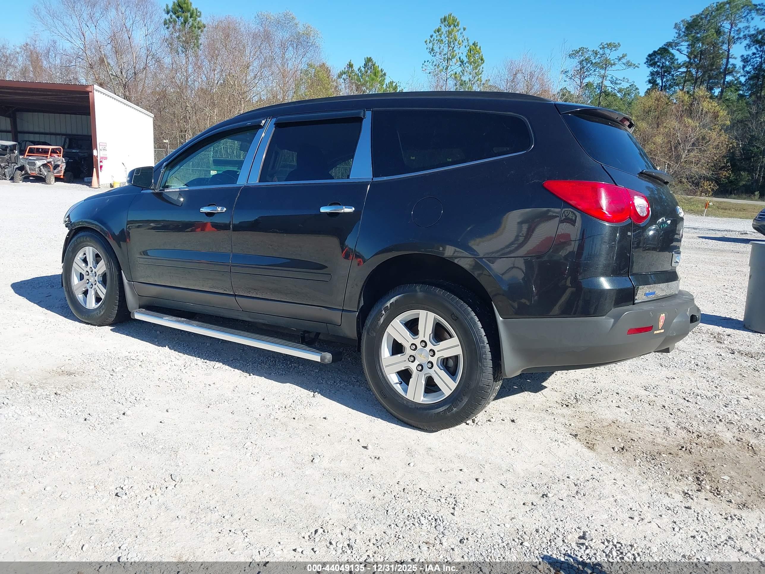 CHEVROLET TRAVERSE image 3
