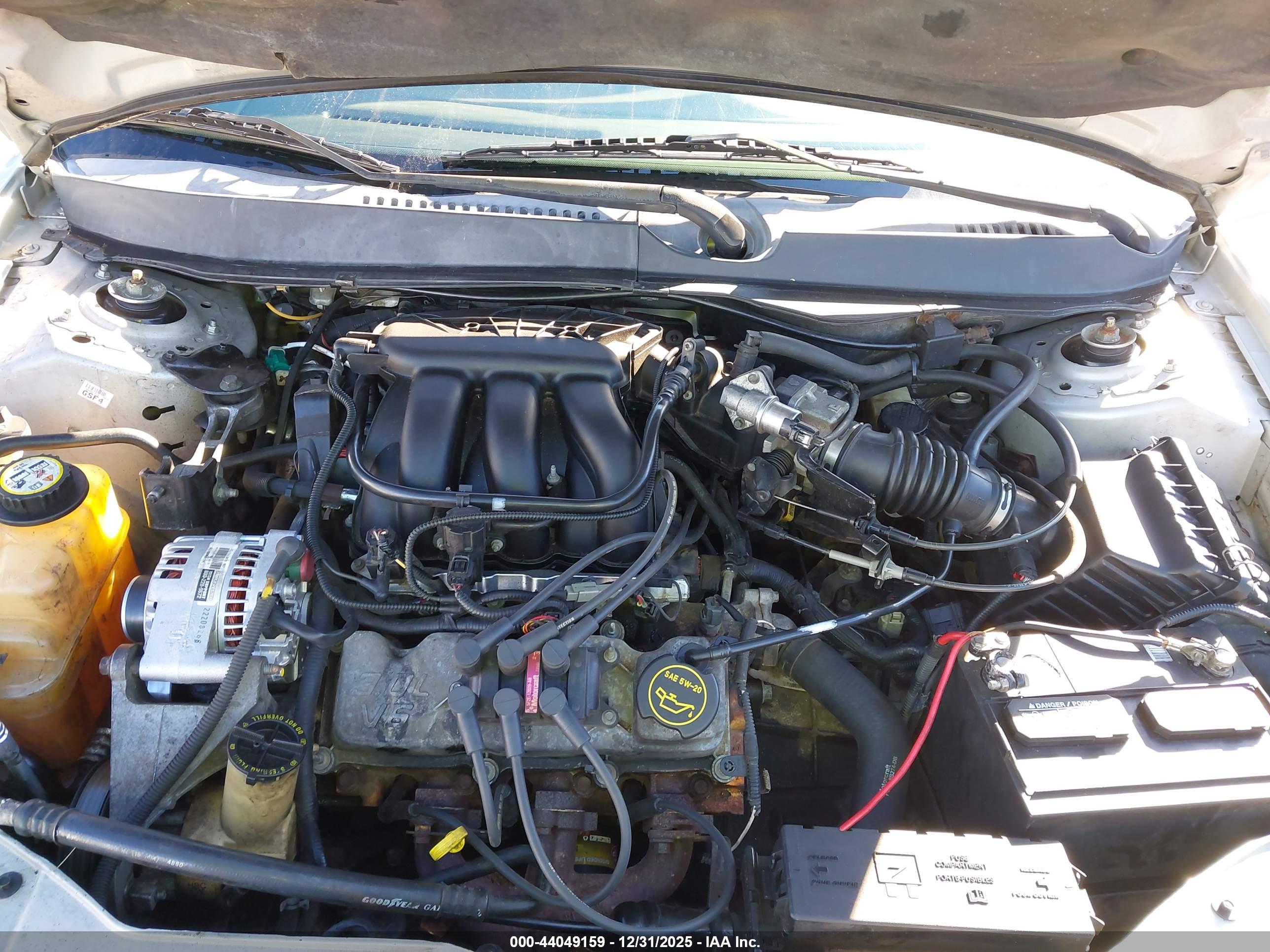 FORD TAURUS image 10